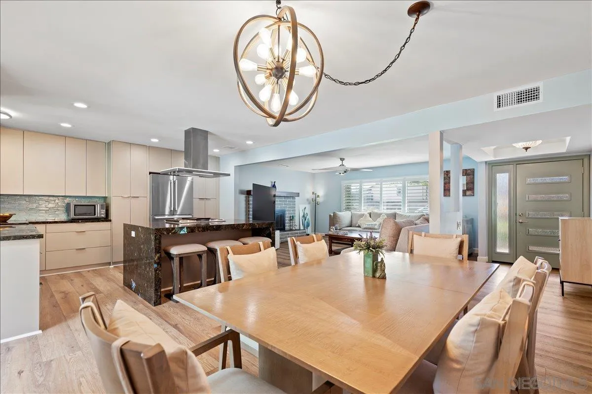 https://cdn.realtyfeed.com/cdn/127/260004976/d567c357964860b61c57ec641bfab1e1.webp