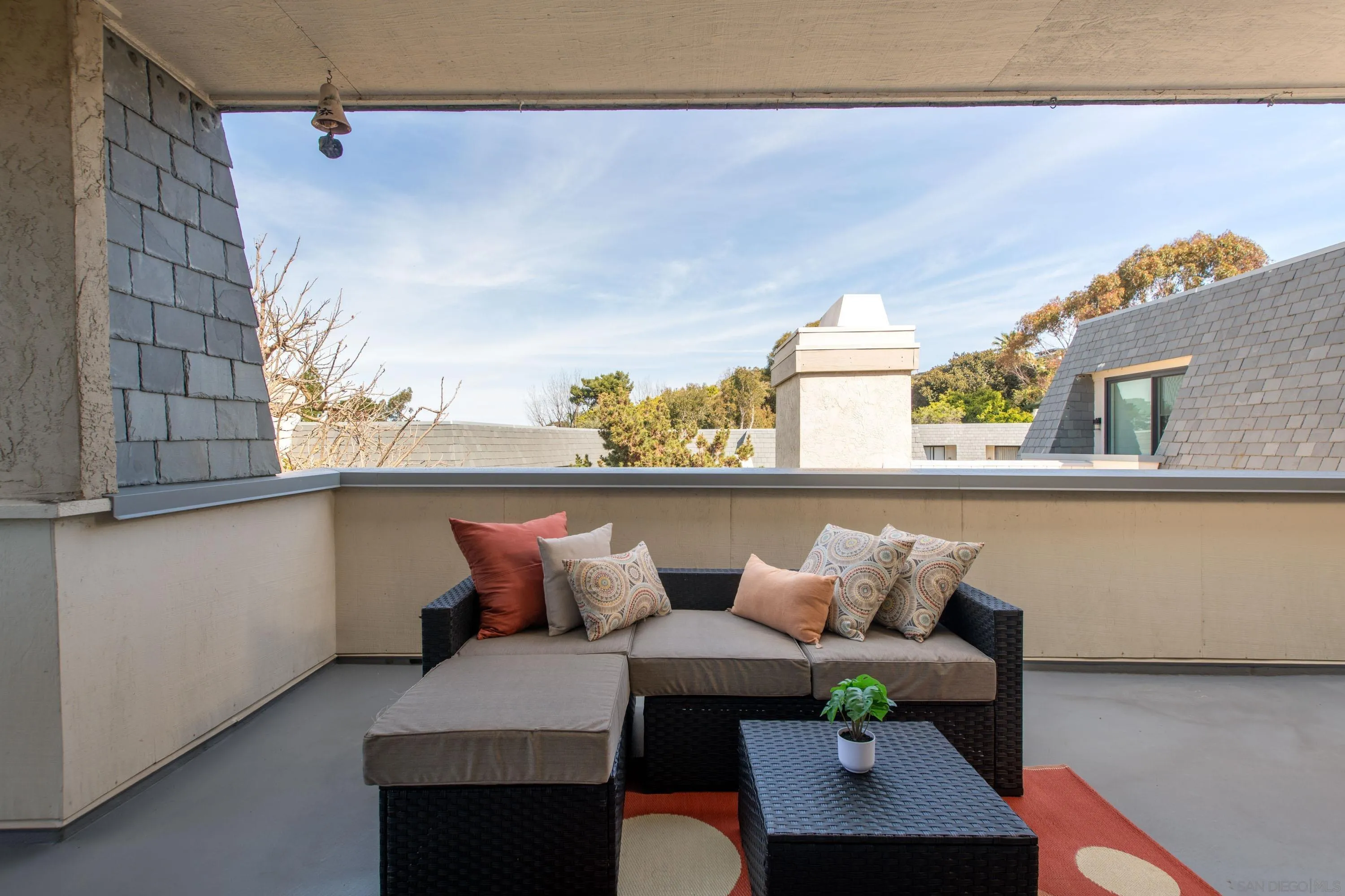 https://cdn.realtyfeed.com/cdn/127/260004977/cb658f8b4a4aa3456da6085f196a5b86.webp