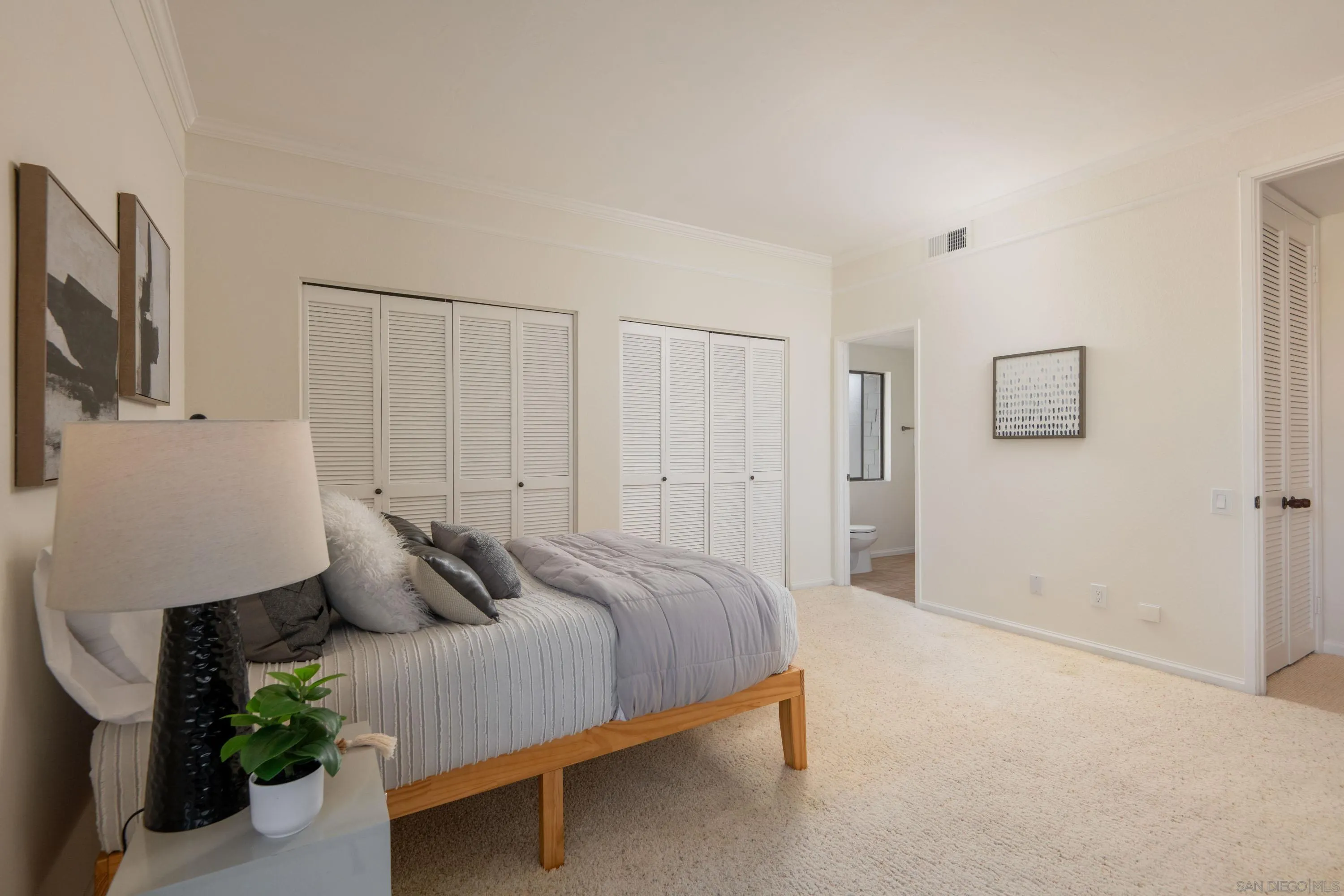 https://cdn.realtyfeed.com/cdn/127/260004977/f5c1aff36d14c5f5e8f3df0fc68051d5.webp
