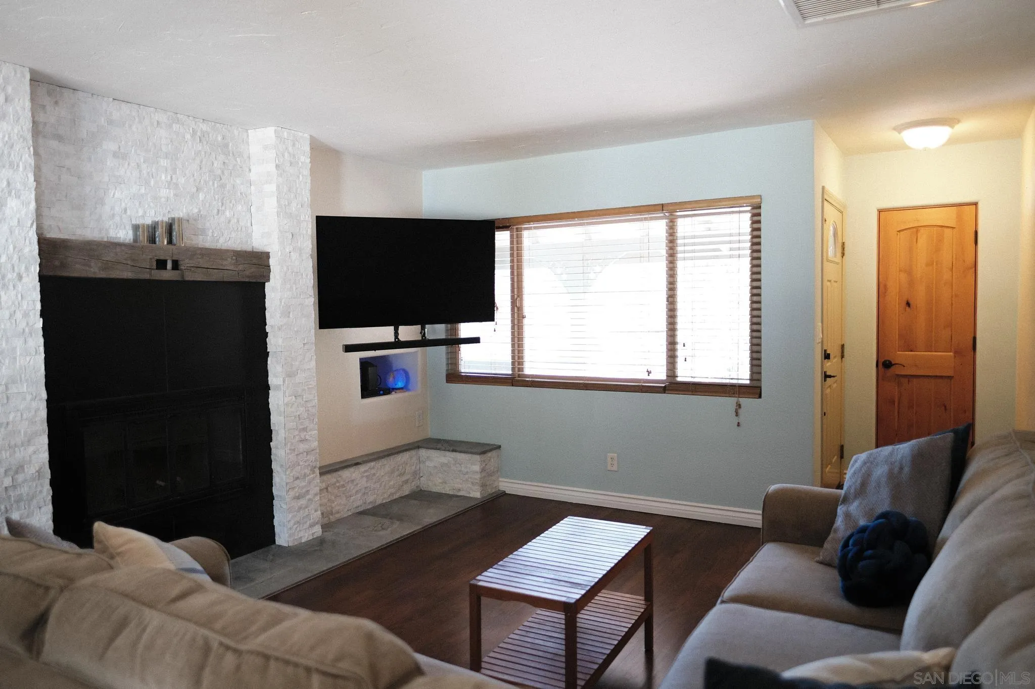 https://cdn.realtyfeed.com/cdn/127/260004984/a922eabc80eaa3beb6b759220c4aaf2b.webp
