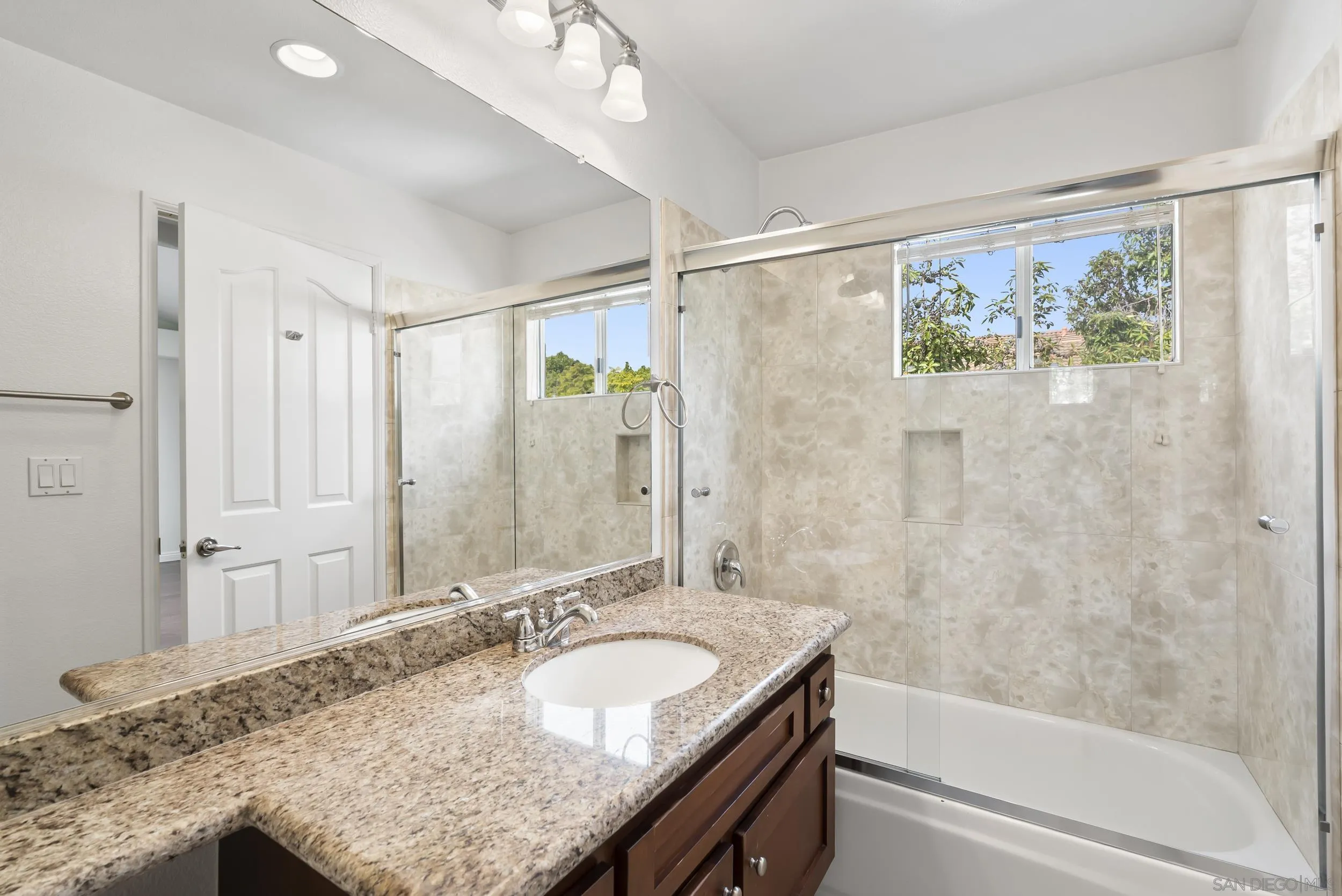 https://cdn.realtyfeed.com/cdn/127/260004991/4319049ef8742a0f1adcc6fffec63b1e.webp