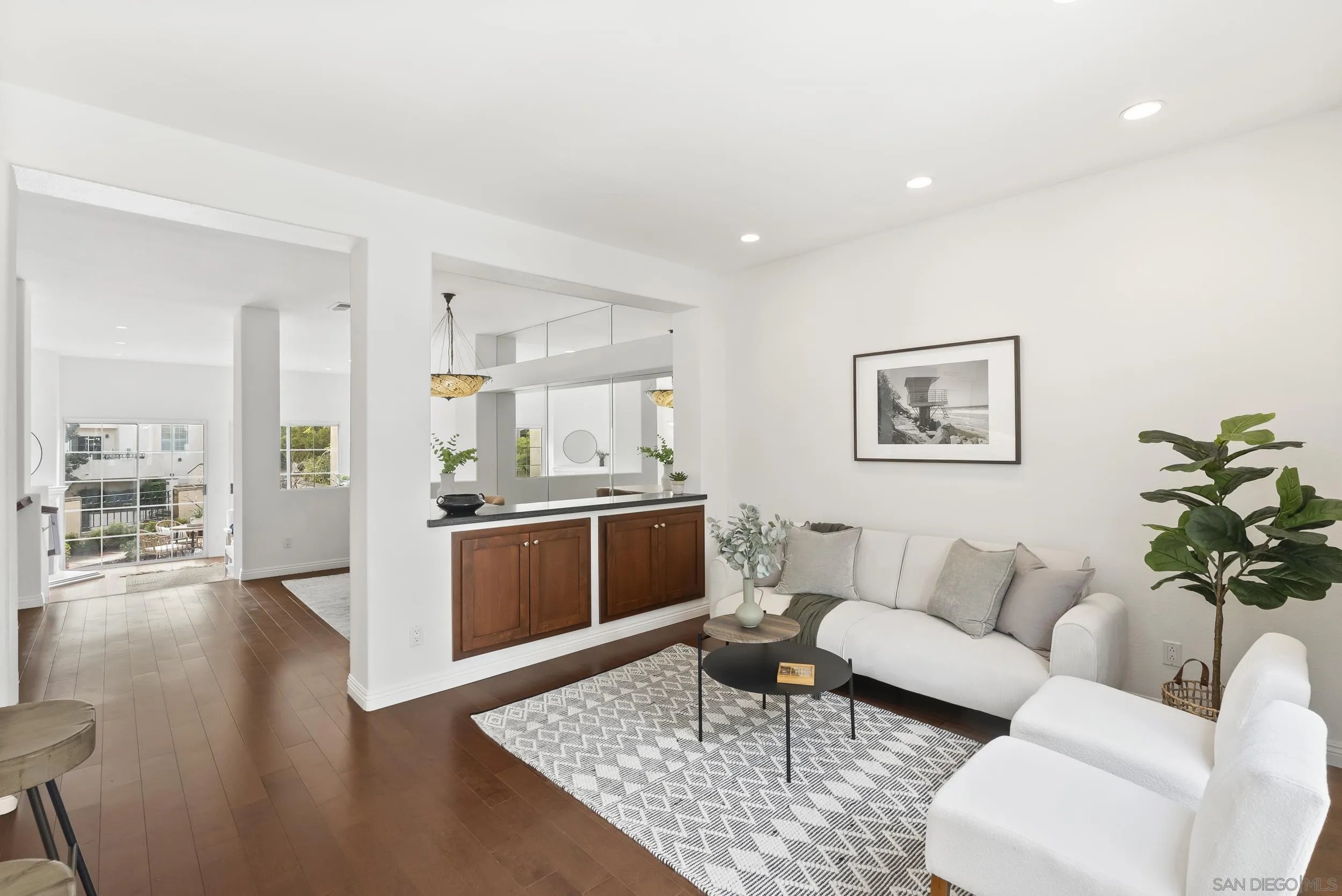 https://cdn.realtyfeed.com/cdn/127/260004991/803f74f7b2490de52aa962aecb887454.webp