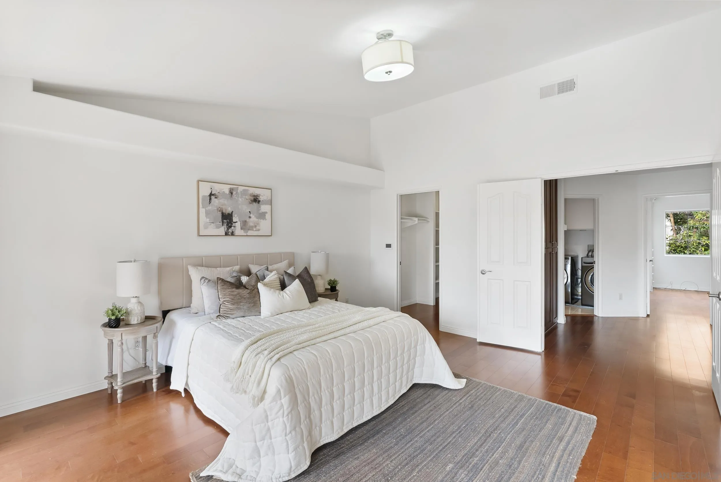 https://cdn.realtyfeed.com/cdn/127/260004991/a6cda1abda941507fb6557ccf42434f8.webp
