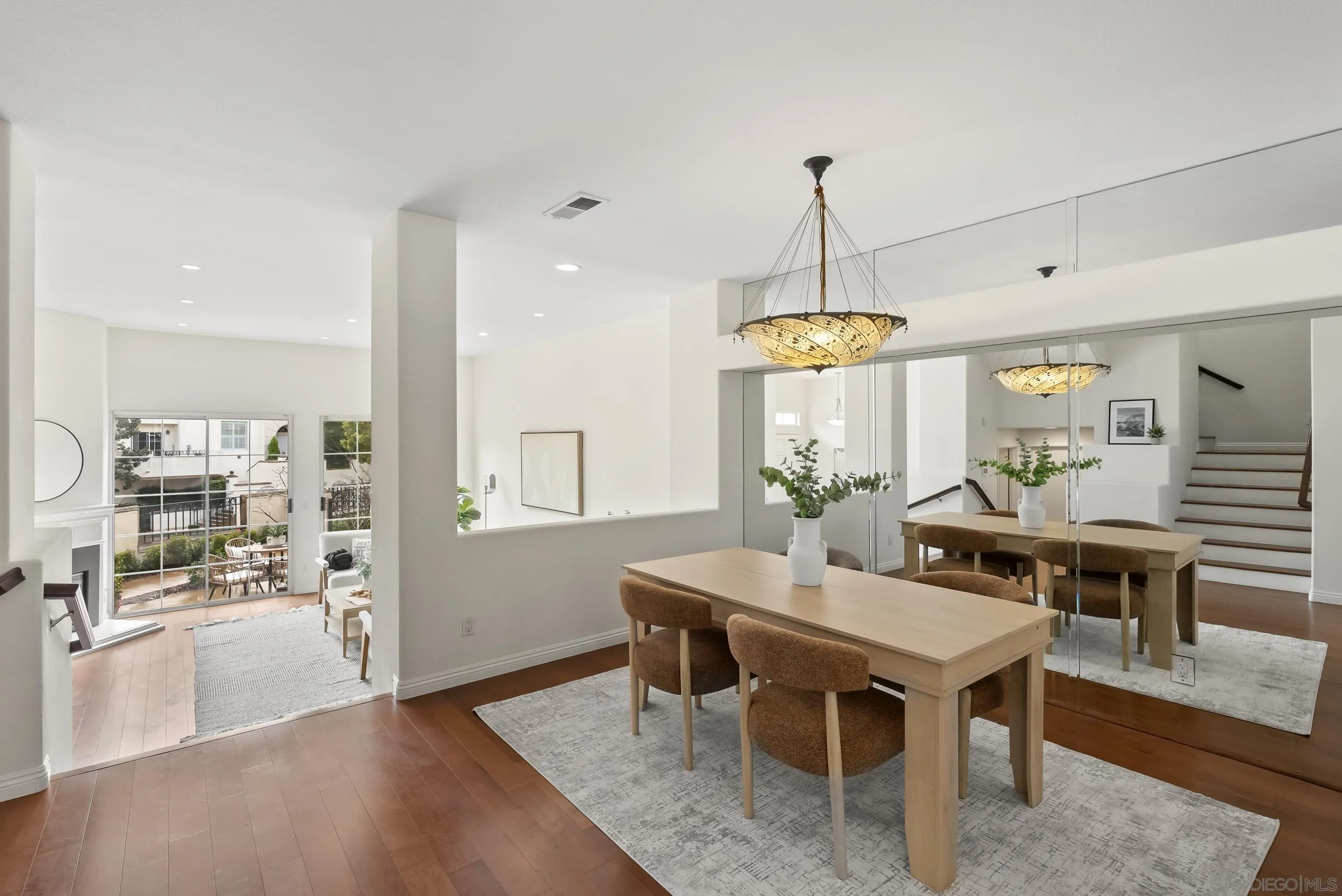 https://cdn.realtyfeed.com/cdn/127/260004991/f1b610b70429413d3b19f31816e6e925.webp
