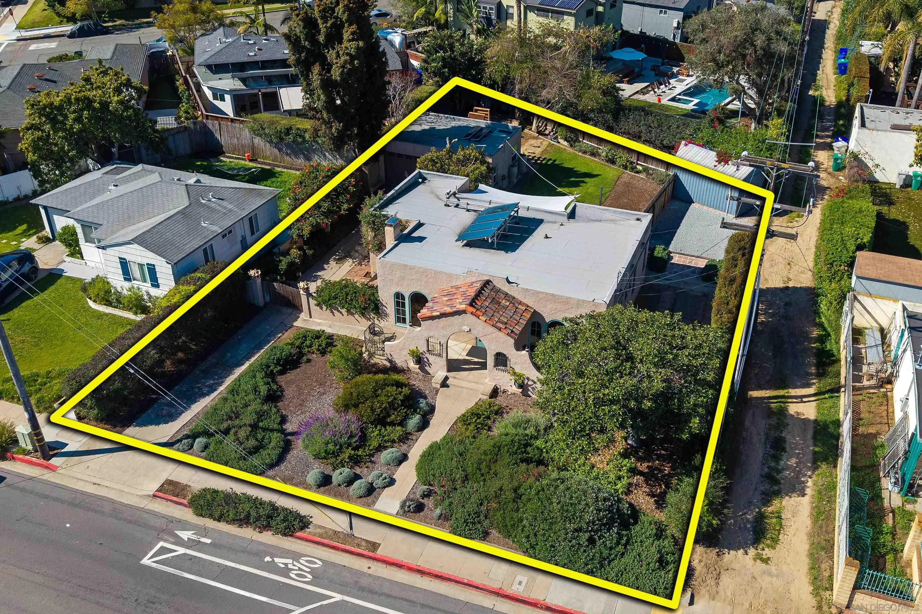 https://cdn.realtyfeed.com/cdn/127/260004993/1270dcfeb2a10b38b9a6f2a9a93784aa.webp