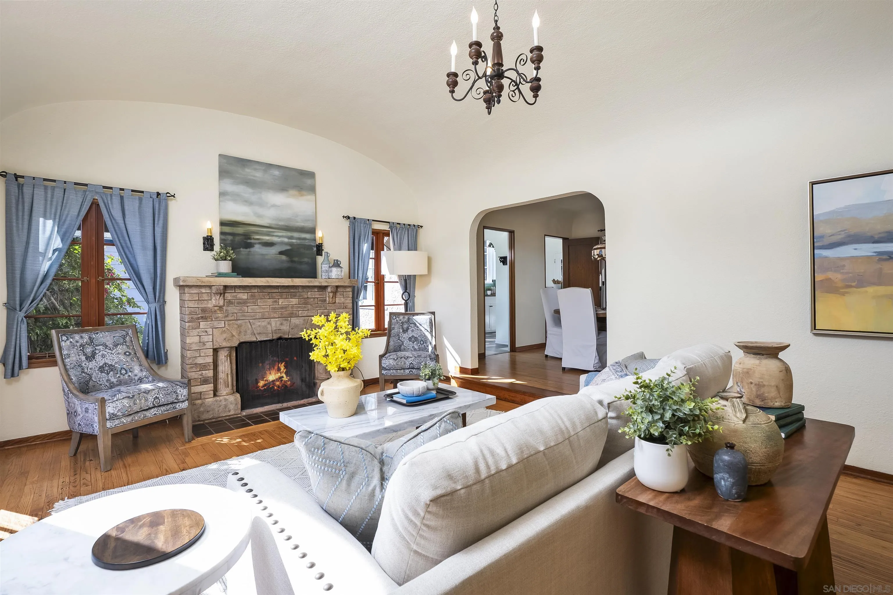 https://cdn.realtyfeed.com/cdn/127/260004993/1b1f79e1d9a136e930734a115ae56d9e.webp