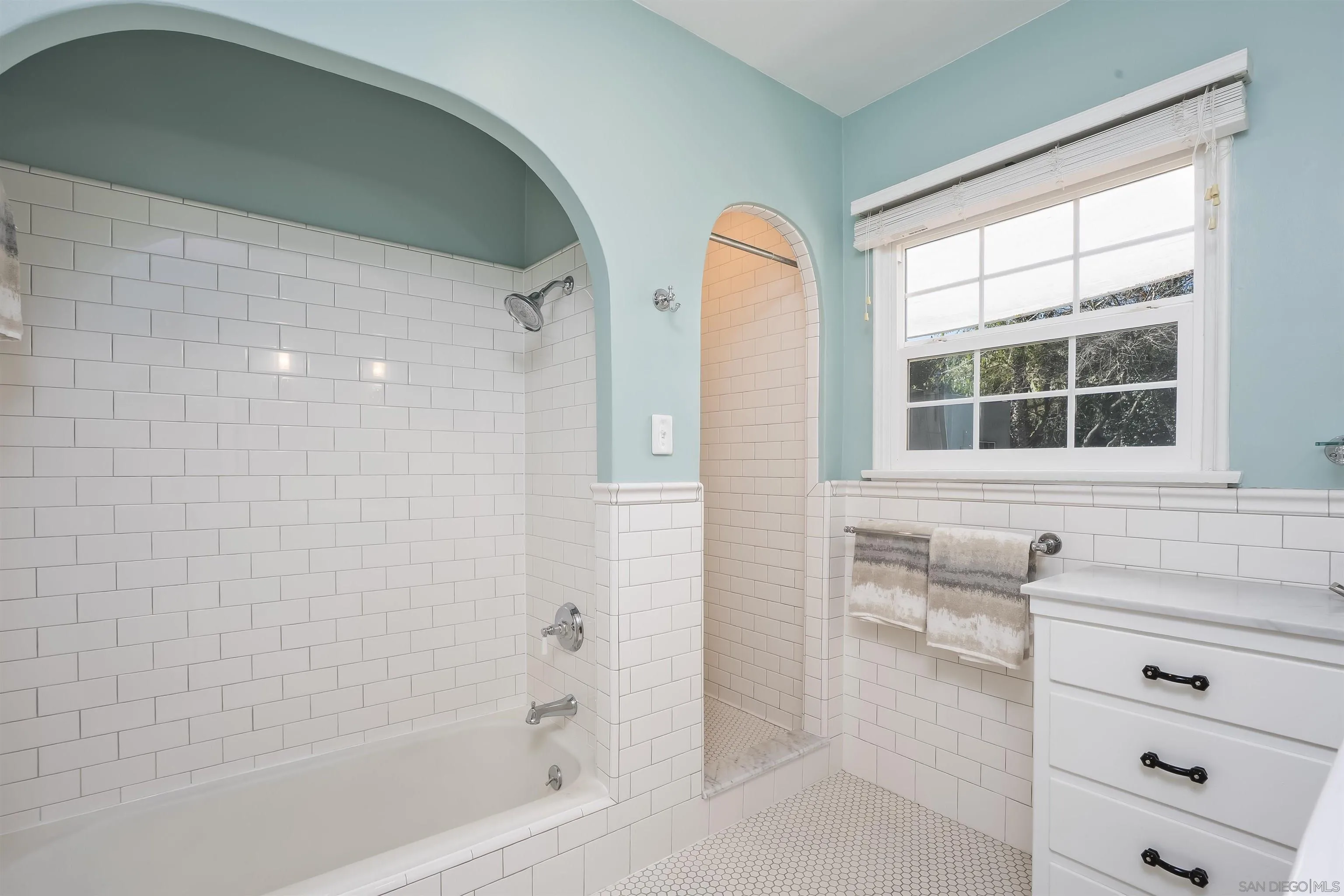 https://cdn.realtyfeed.com/cdn/127/260004993/5352e0dd7c9671564722bc31e9938f96.webp