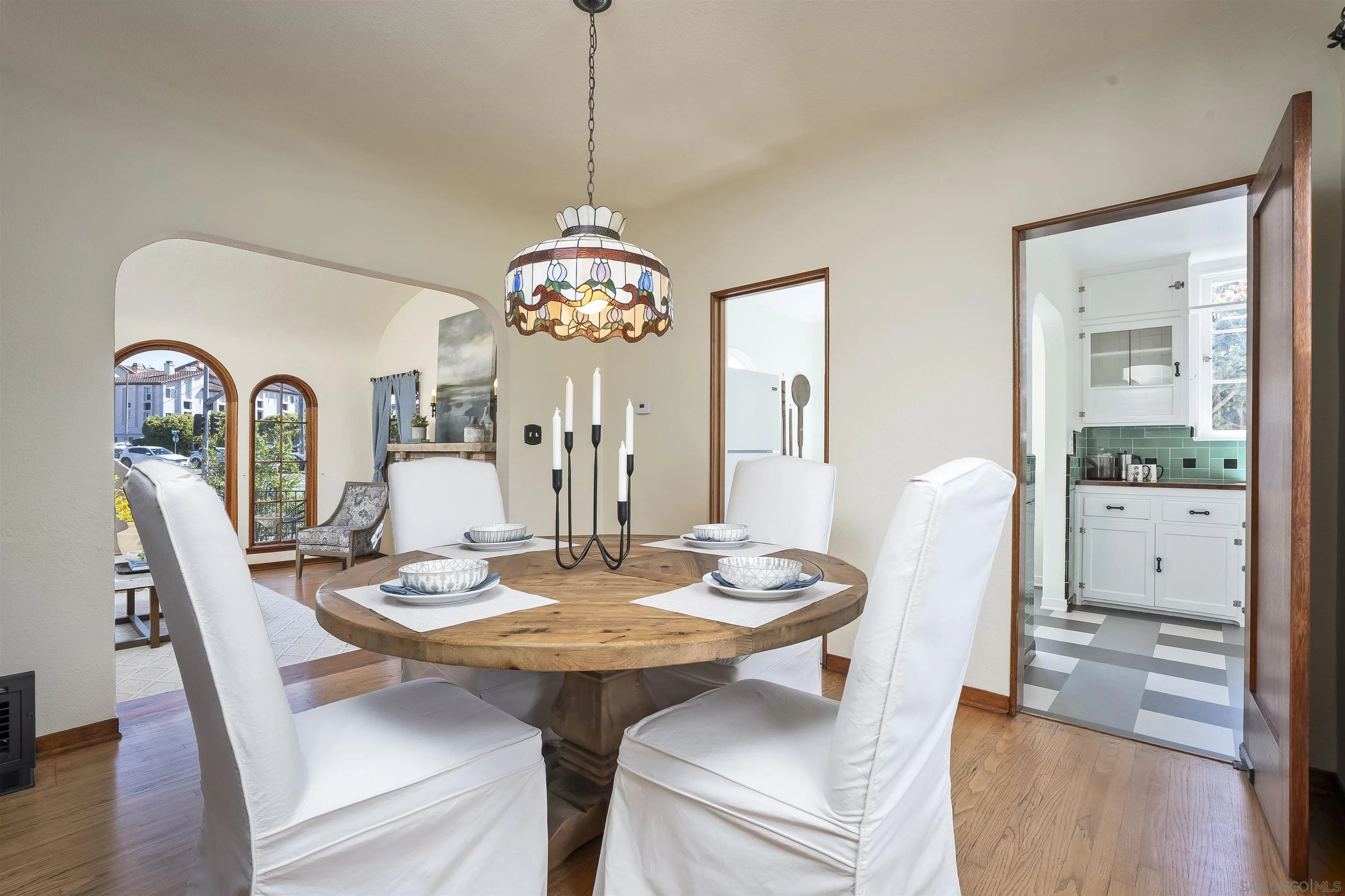 https://cdn.realtyfeed.com/cdn/127/260004993/f98cc0f927fc1efda793743a94a00439.webp