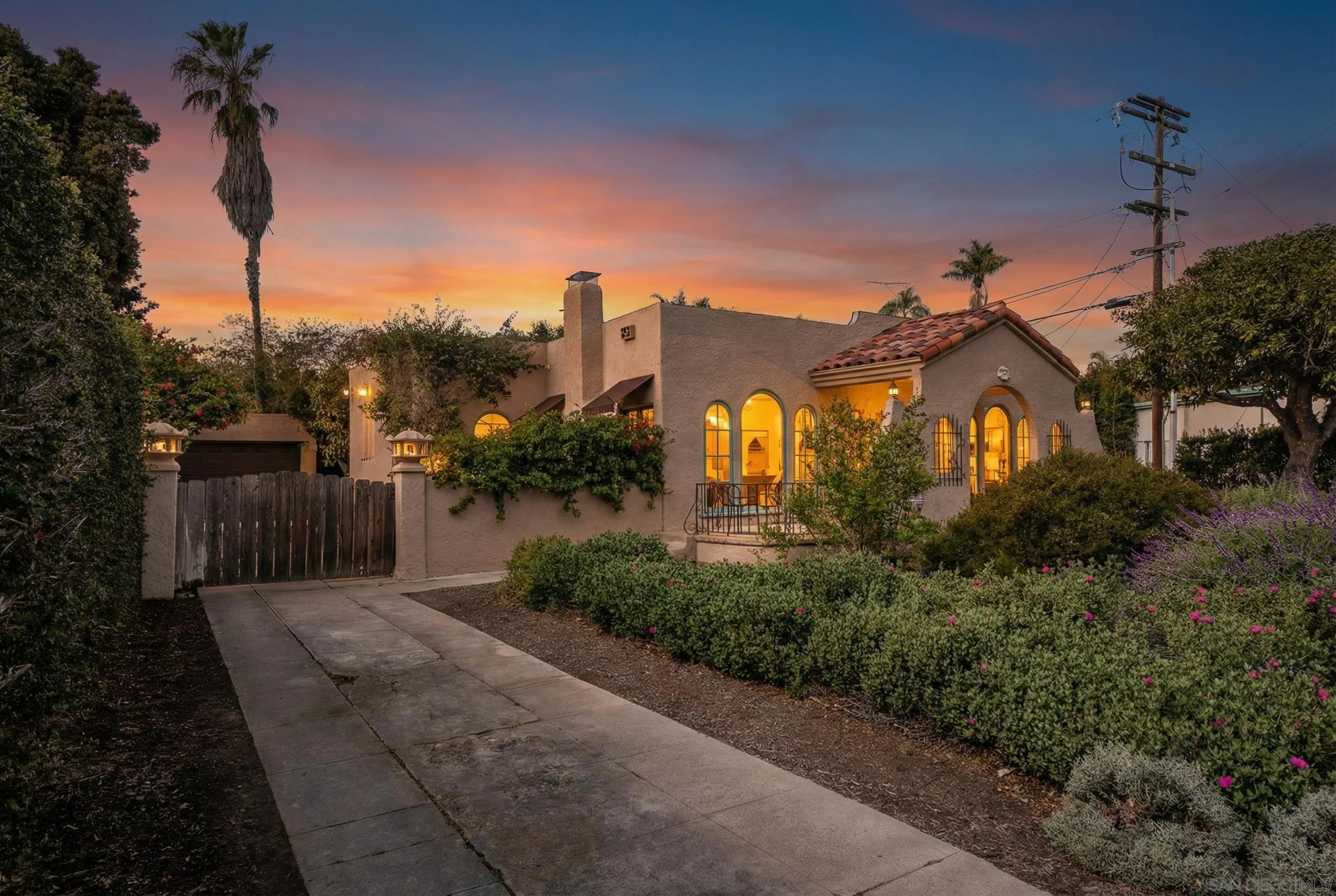 https://cdn.realtyfeed.com/cdn/127/260004993/fa38a7216a3cf01eb5f6010a178c73f5.webp