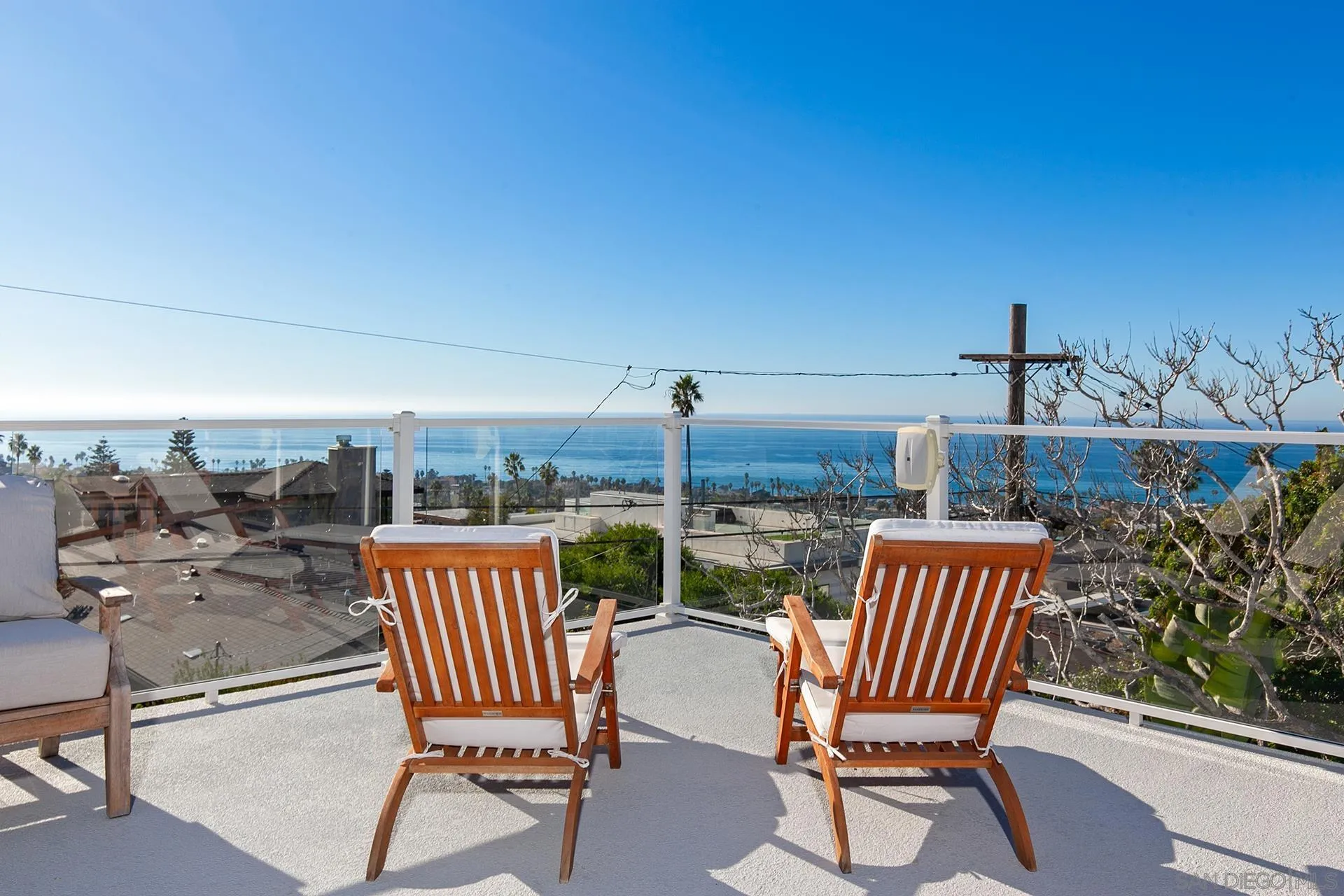 https://cdn.realtyfeed.com/cdn/127/260004996/00b0a801d1ec93b57cfe55539f824bea.webp