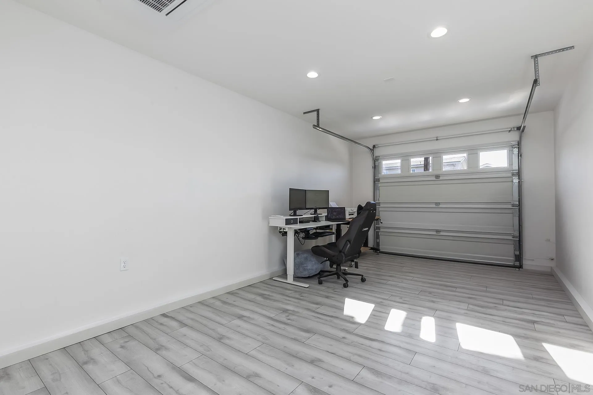 https://cdn.realtyfeed.com/cdn/127/260004996/30fd22f182706c9bac73150d94b66438.webp