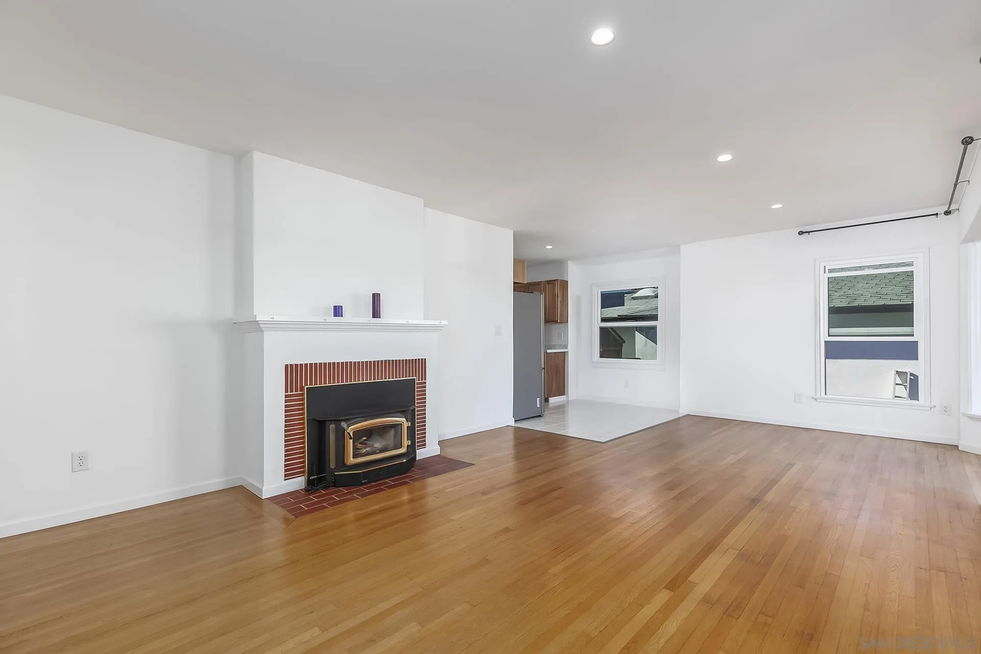 https://cdn.realtyfeed.com/cdn/127/260004996/360dc3575da41718b470384f16601477.webp