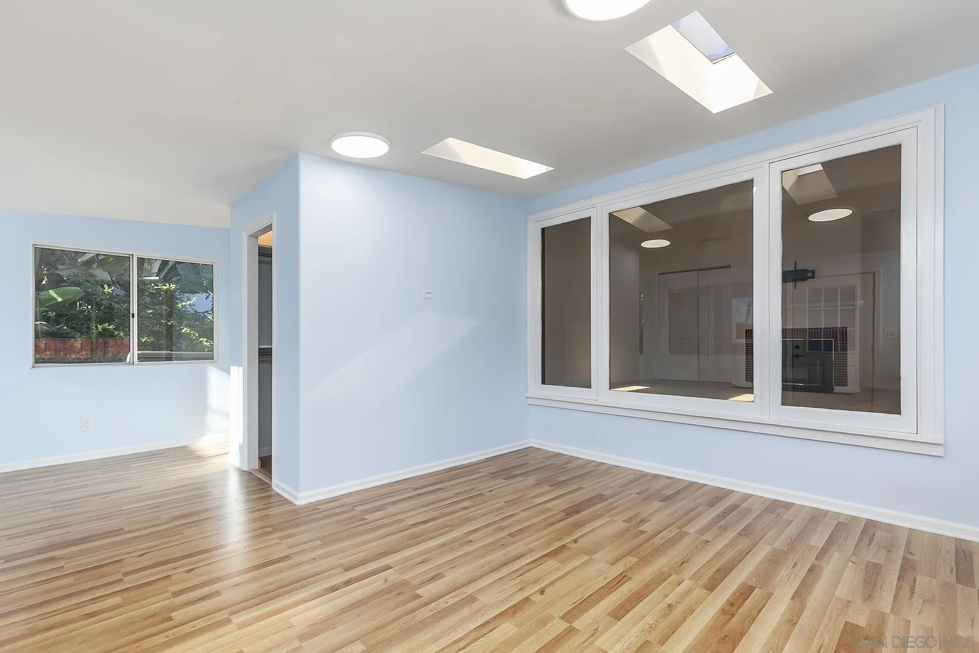 https://cdn.realtyfeed.com/cdn/127/260004996/63692b1c61798cb9454e35bba50d0724.webp