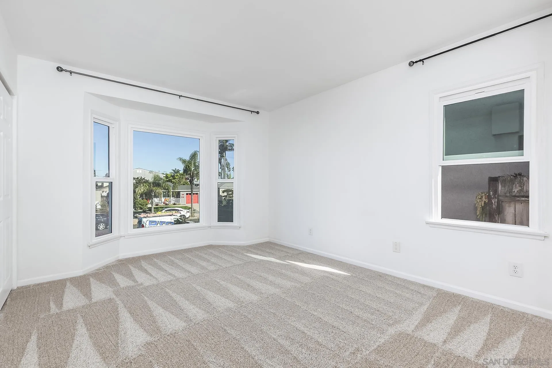 https://cdn.realtyfeed.com/cdn/127/260004996/801a6e9cb9152f103bdac6dbd4c103bc.webp