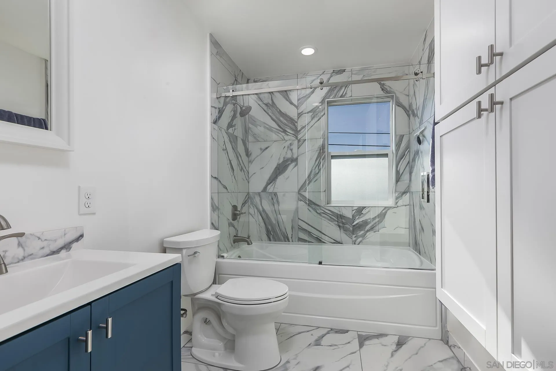 https://cdn.realtyfeed.com/cdn/127/260004996/a6de6fd1c17f12652d693e7de06779e0.webp
