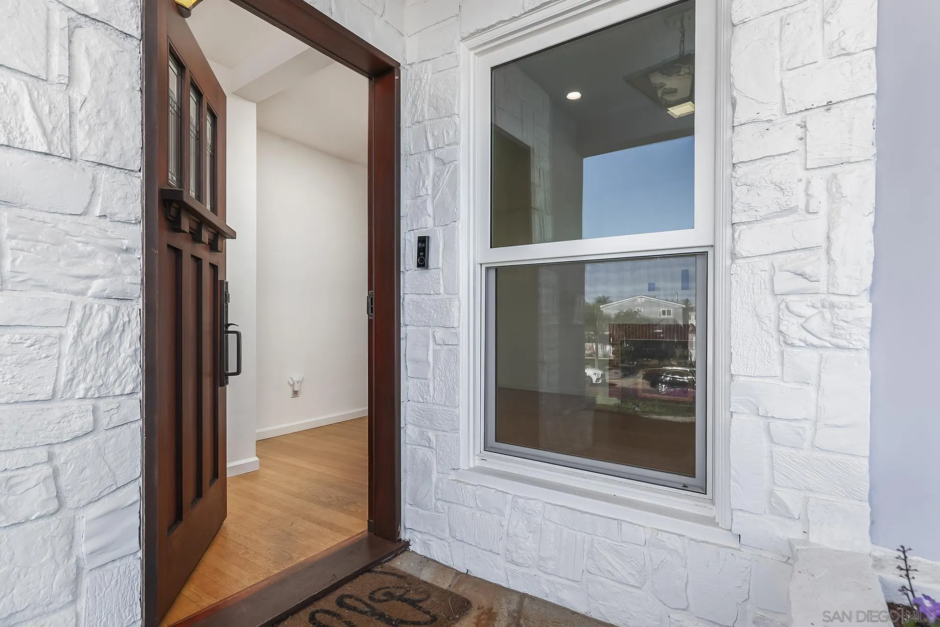 https://cdn.realtyfeed.com/cdn/127/260004996/b866a8f2a566583be1de13f2e08b218b.webp