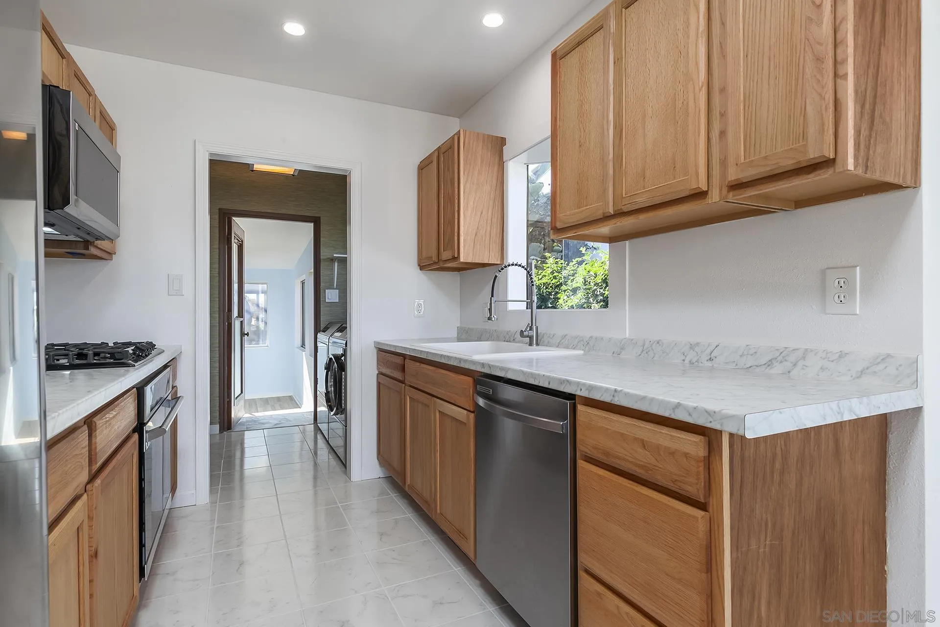 https://cdn.realtyfeed.com/cdn/127/260004996/c0a564923a09fde9498ae62655db93a3.webp