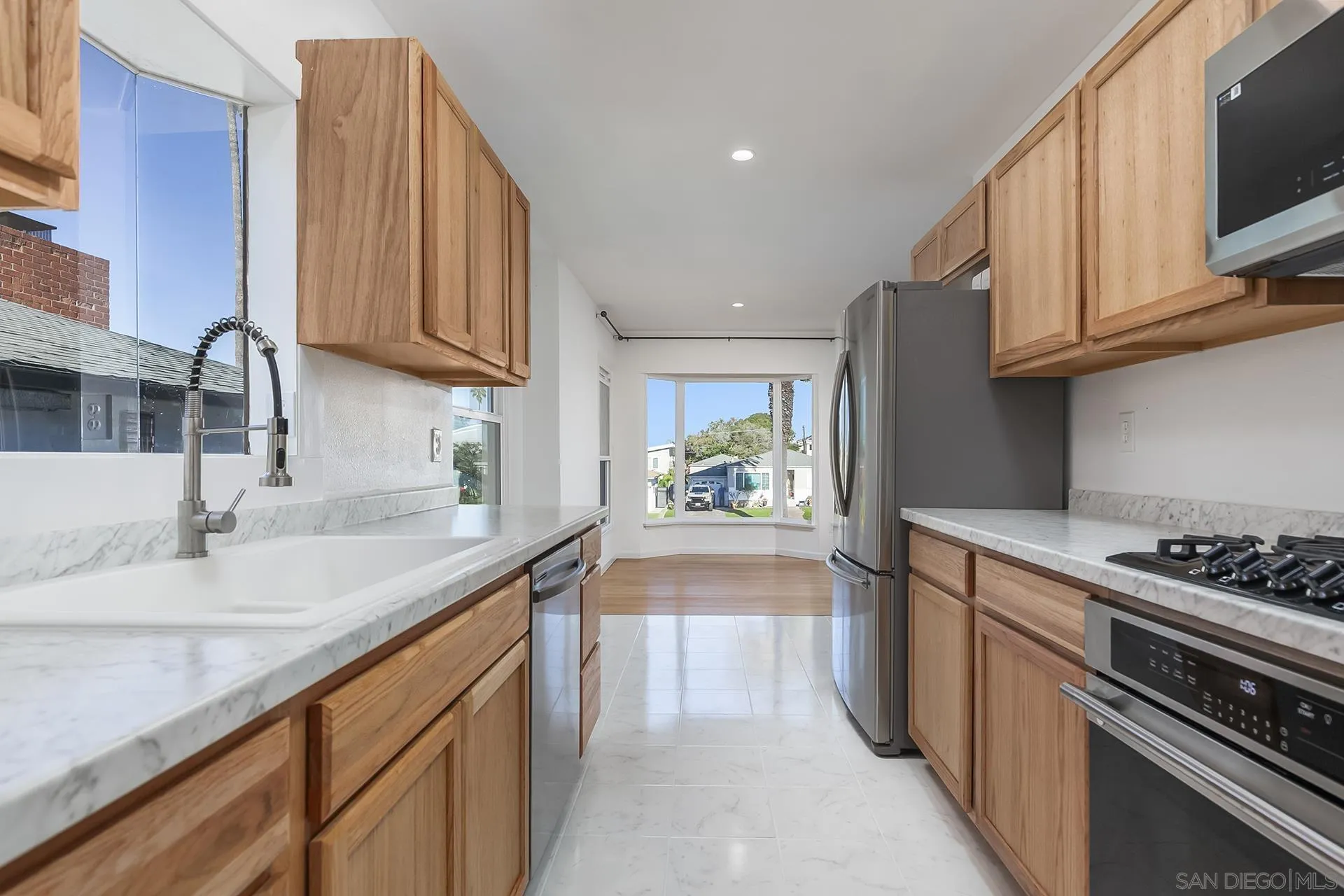 https://cdn.realtyfeed.com/cdn/127/260004996/e5d4b0947e9af75dff13900e974c18c9.webp