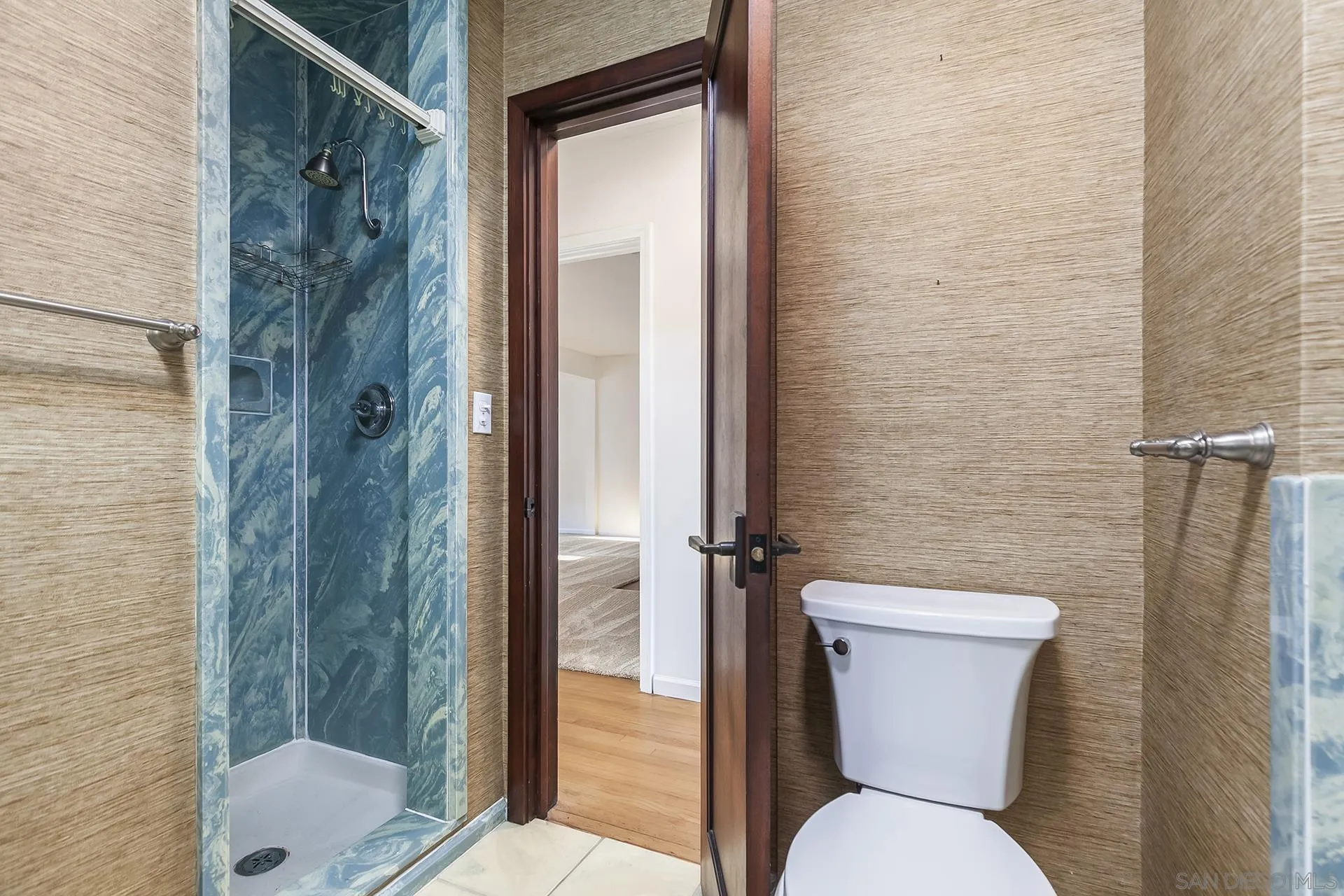 https://cdn.realtyfeed.com/cdn/127/260004996/f21bea839fce6525415762d067678cb7.webp