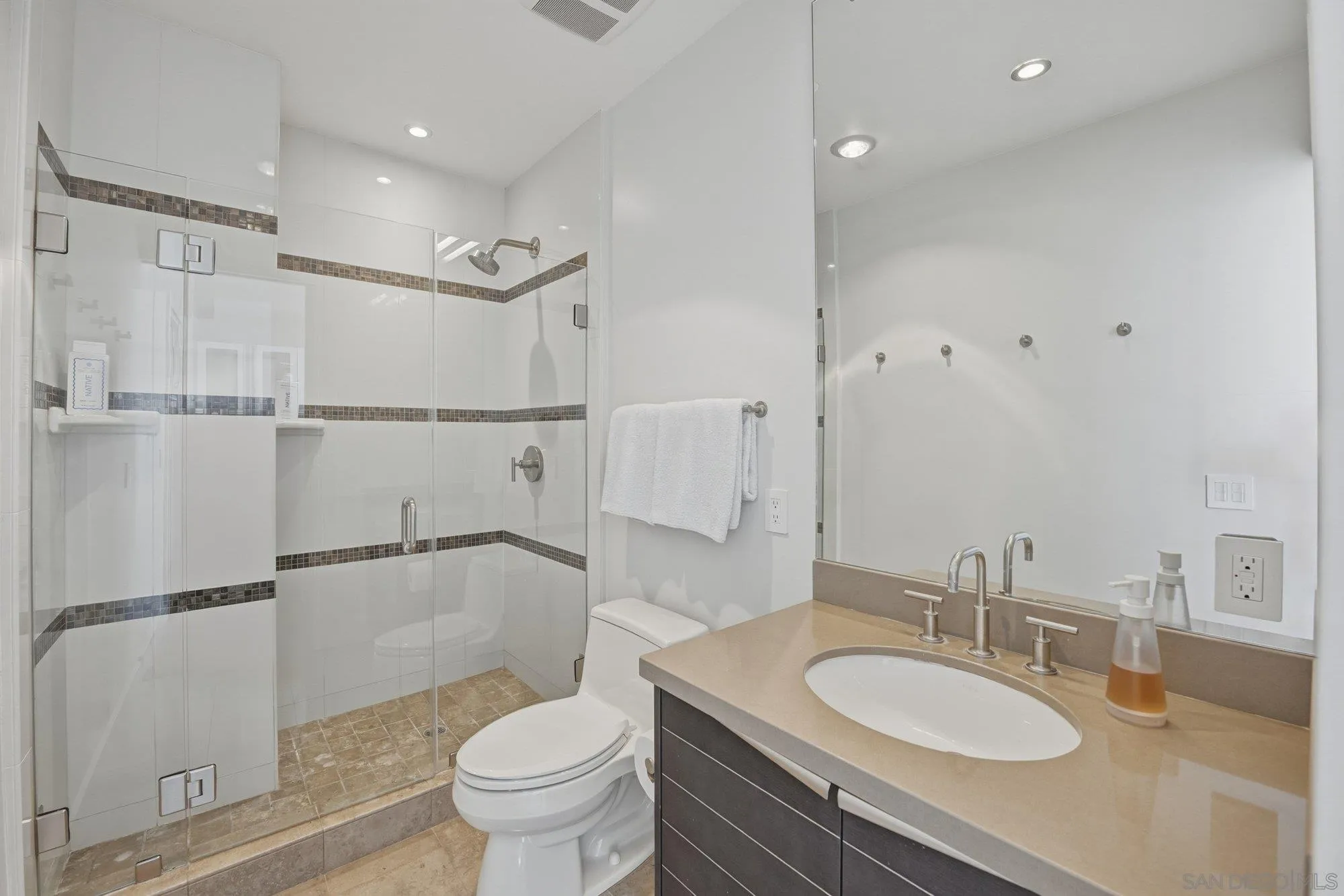 Photo #39: 260005003 Listing: Photo #39