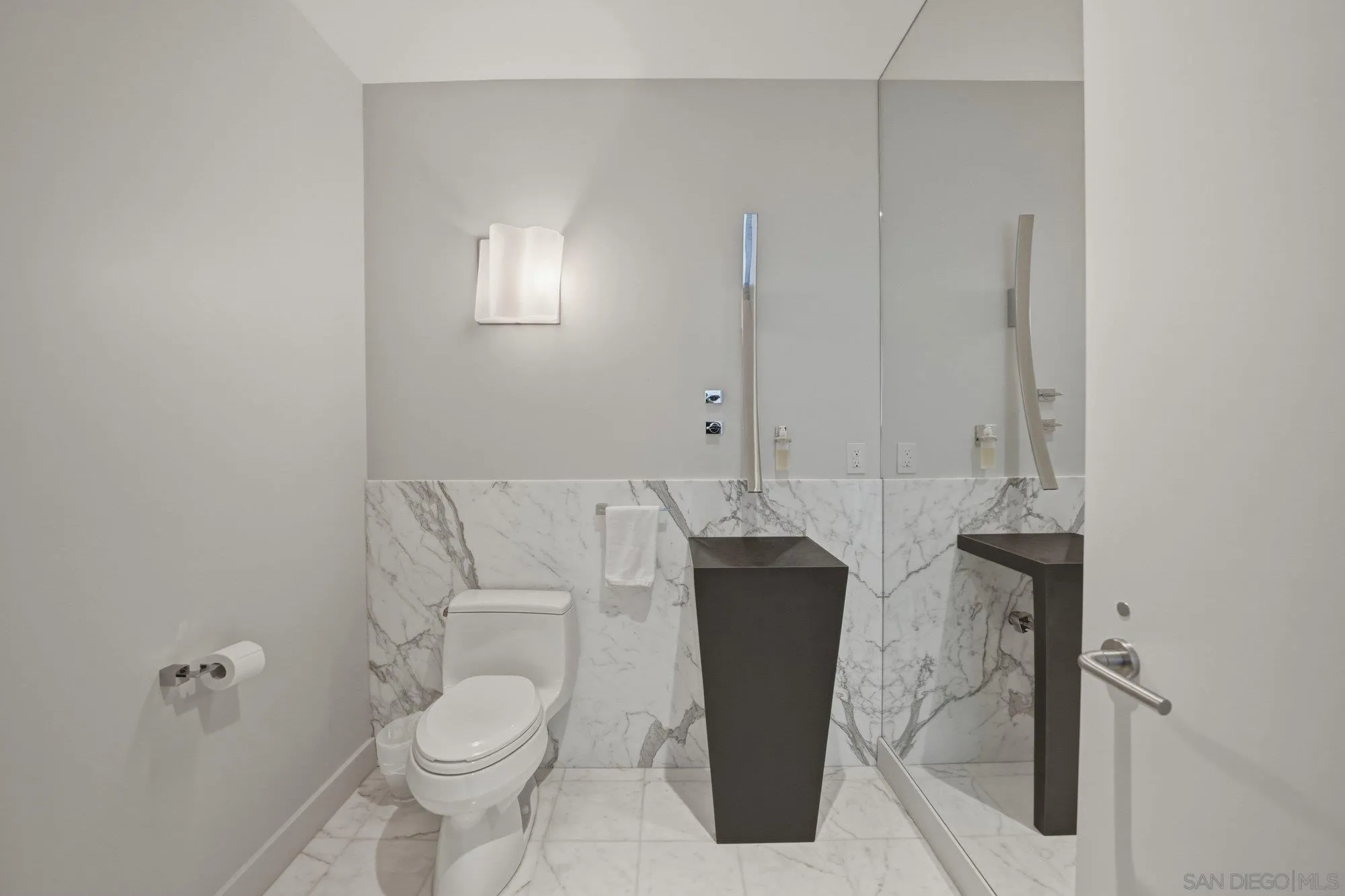 Photo #23: 260005003 Listing: Photo #23