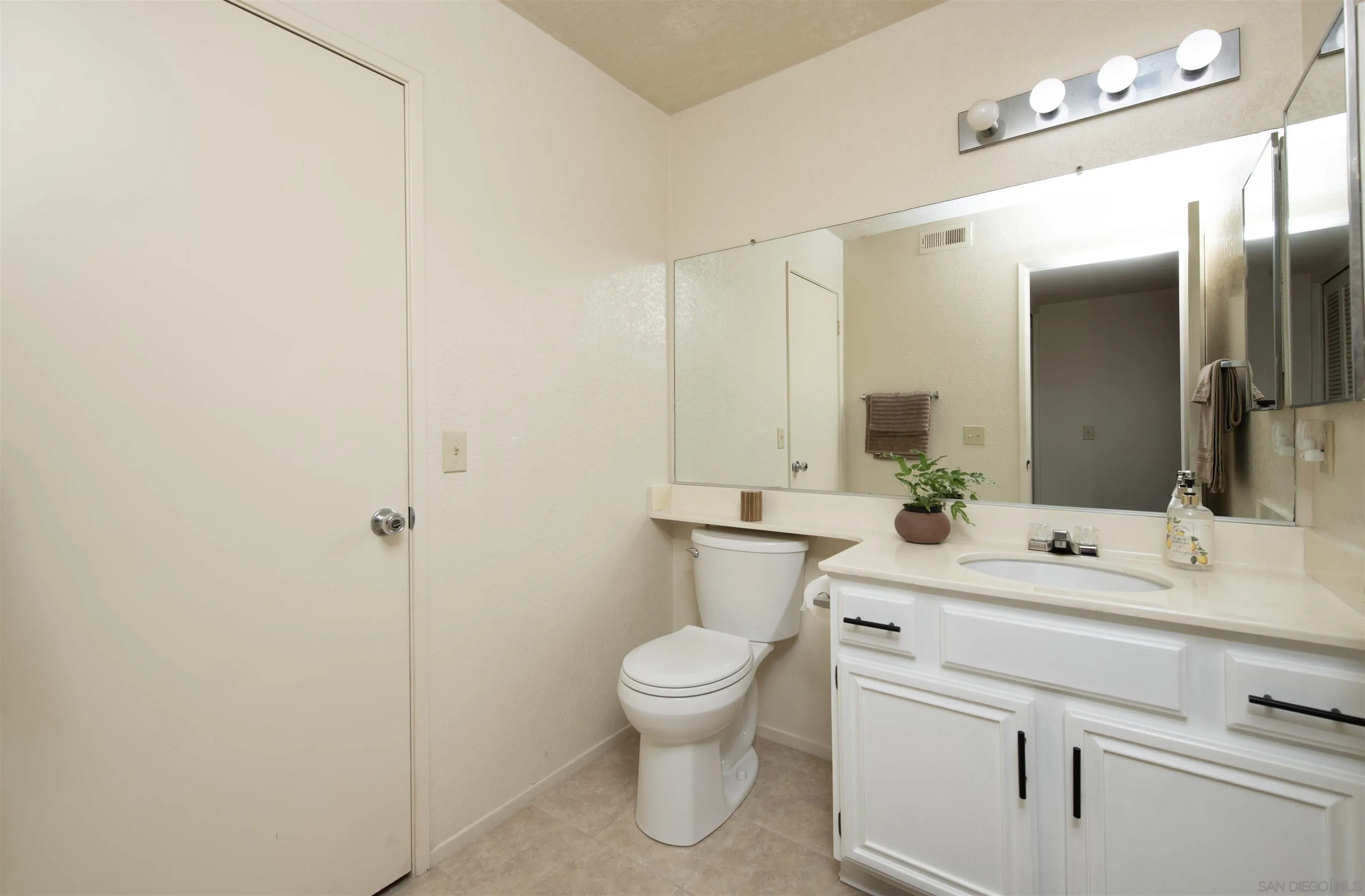 https://cdn.realtyfeed.com/cdn/127/260005007/cfbef99444ac8987726c1a6d0cd82ad7.webp