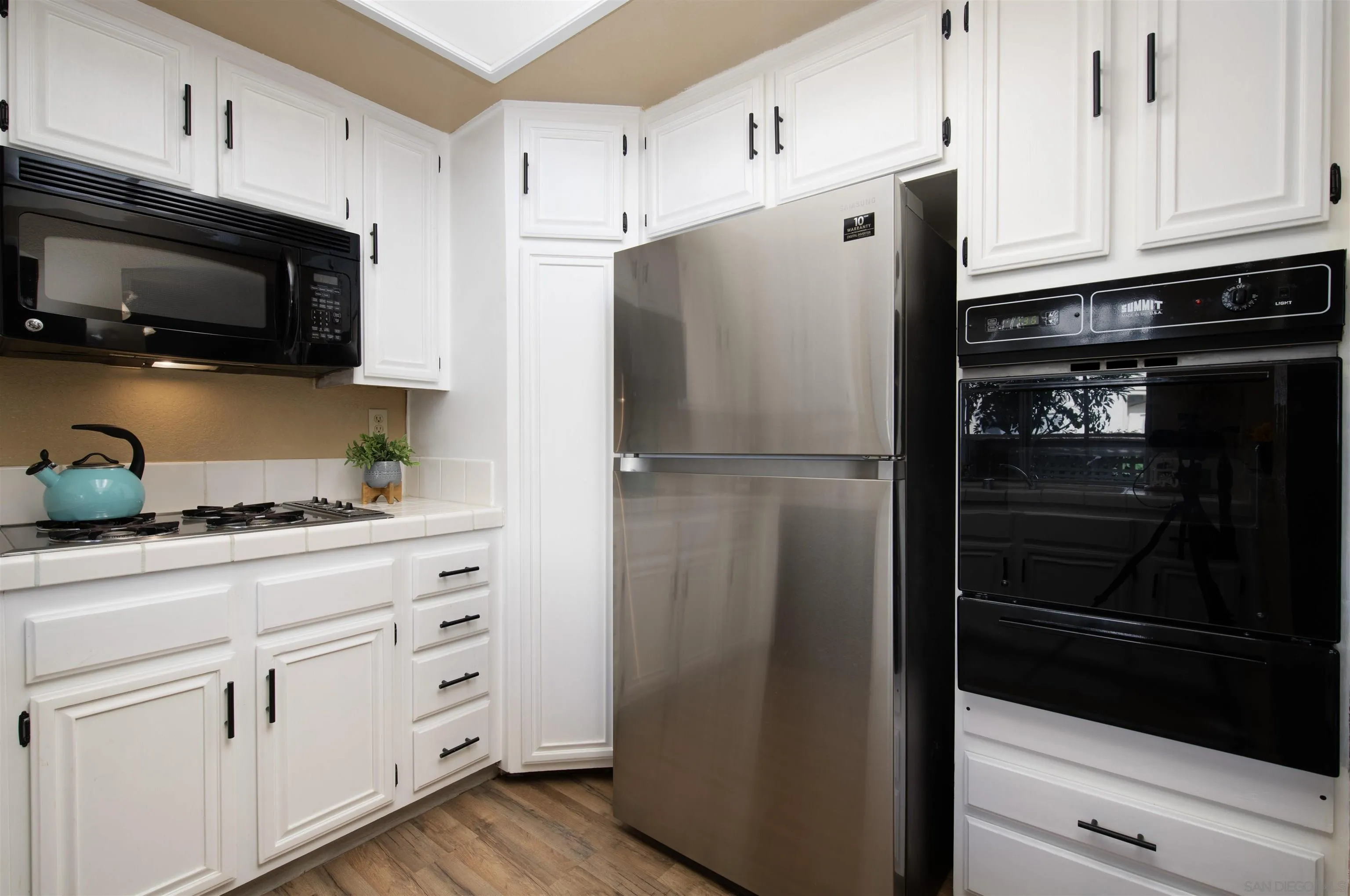 https://cdn.realtyfeed.com/cdn/127/260005007/e2d24af1ec03b4672a8987ff3b53bd39.webp