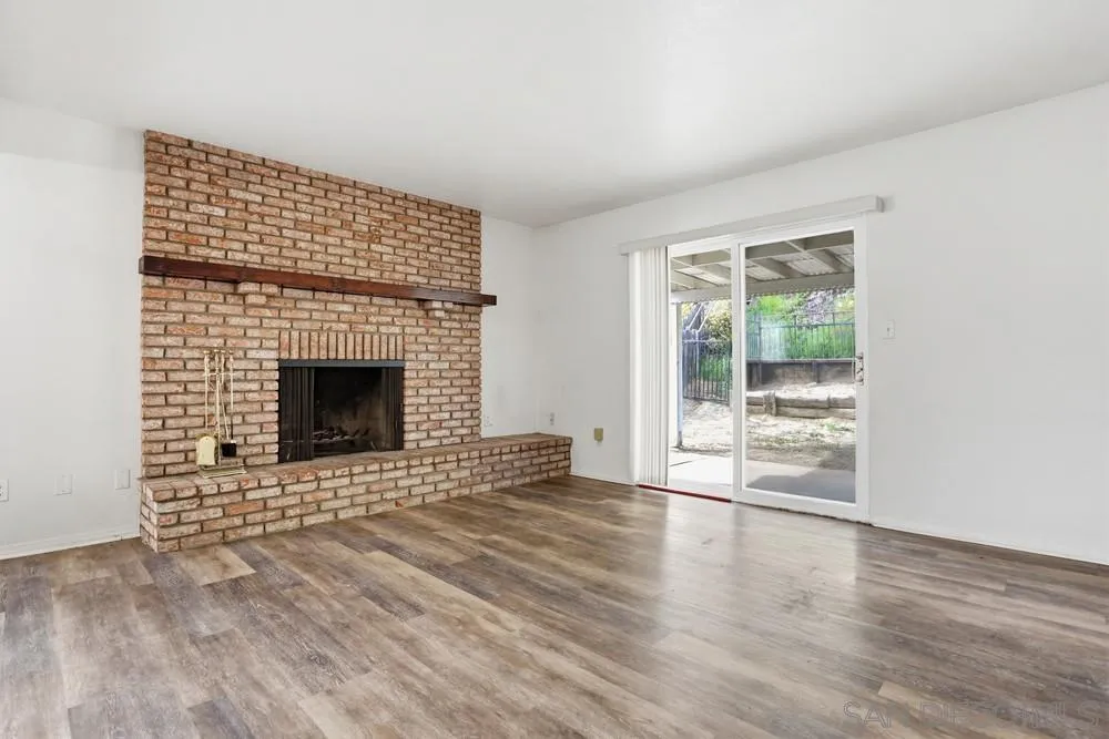 https://cdn.realtyfeed.com/cdn/127/260005010/13b65466e4bed4d5966b5beb37f1f426.webp