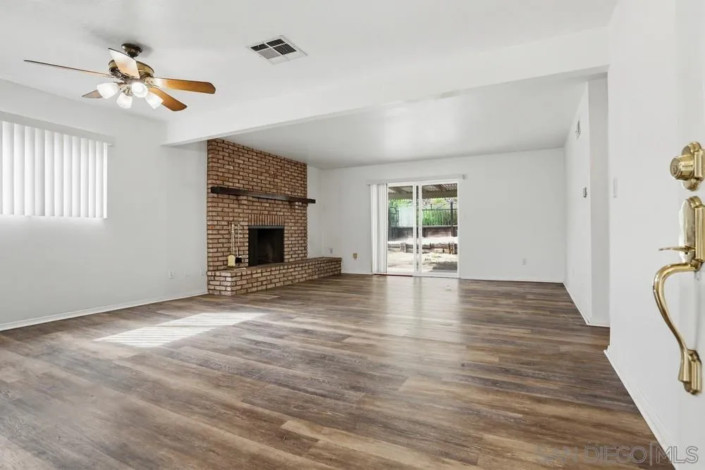 https://cdn.realtyfeed.com/cdn/127/260005010/24c1e16119ceec47a59df9f4aacae670.webp