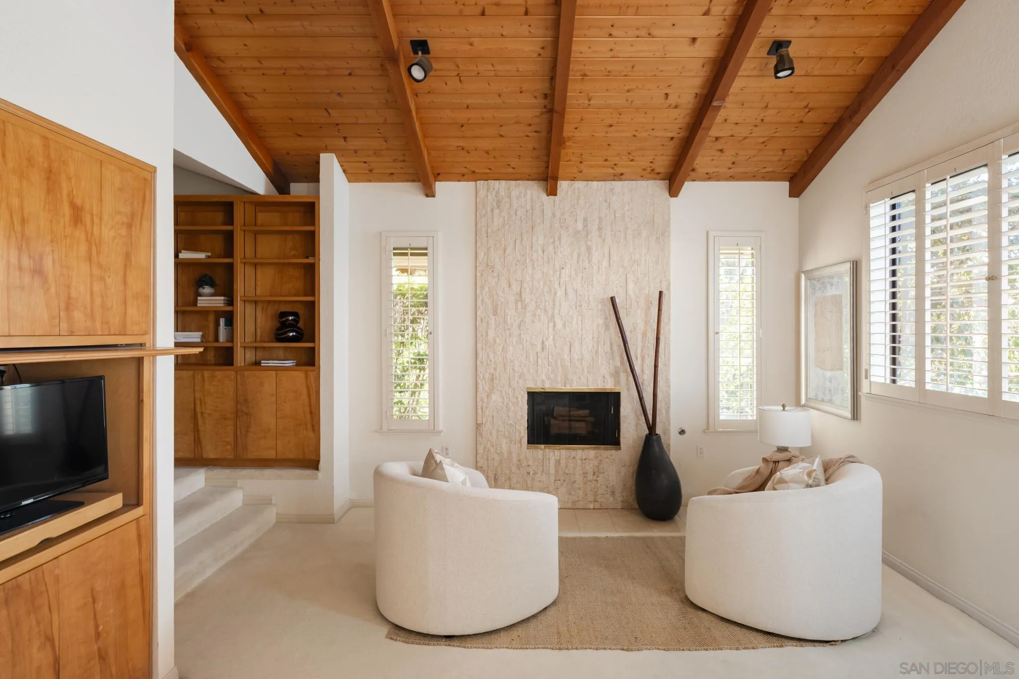 https://cdn.realtyfeed.com/cdn/127/260005015/107629e3dcd99c2dddd31414f4907683.webp
