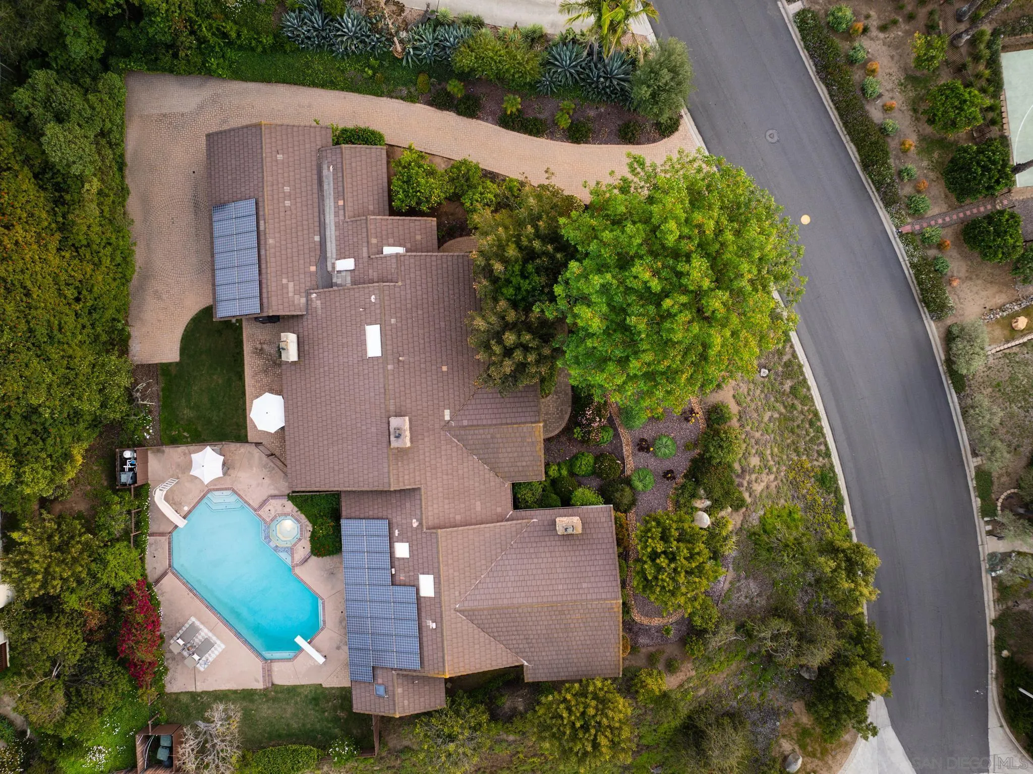 https://cdn.realtyfeed.com/cdn/127/260005015/57672ea9eca8fe3ce7f711732144d329.webp