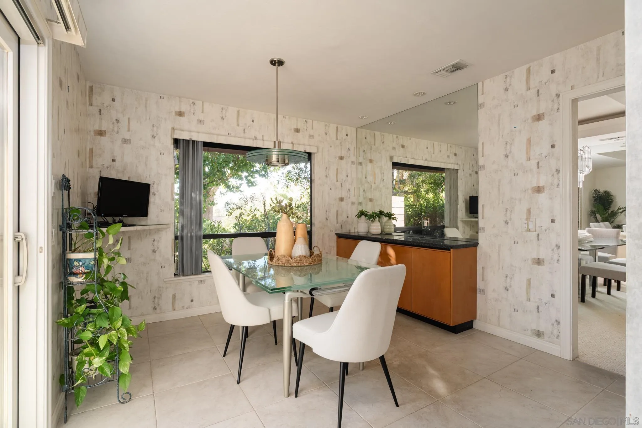 https://cdn.realtyfeed.com/cdn/127/260005015/7b17aa44180cc03b97cc84c1cb58ae96.webp