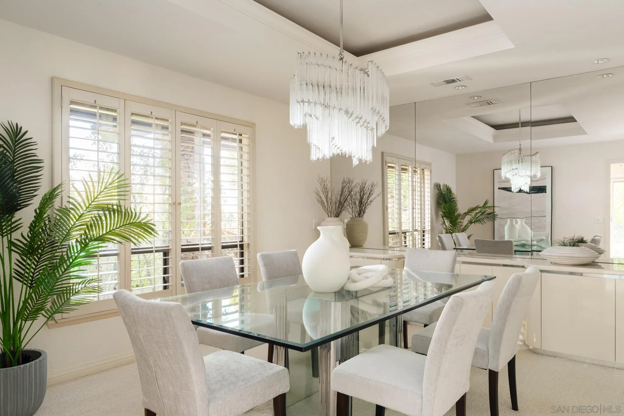 https://cdn.realtyfeed.com/cdn/127/260005015/9ee406921e883dd987ac59902babefc3.webp