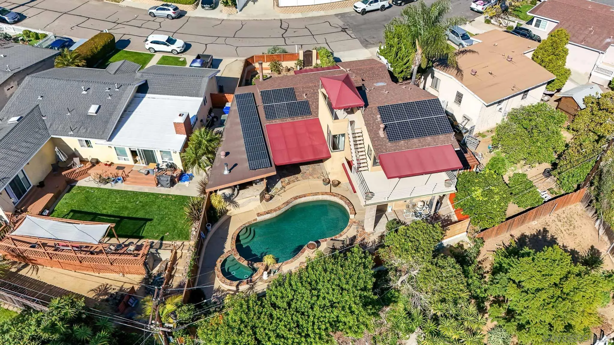 https://cdn.realtyfeed.com/cdn/127/260005016/15828bb8631b33f71a76975e09c5cbd3.webp