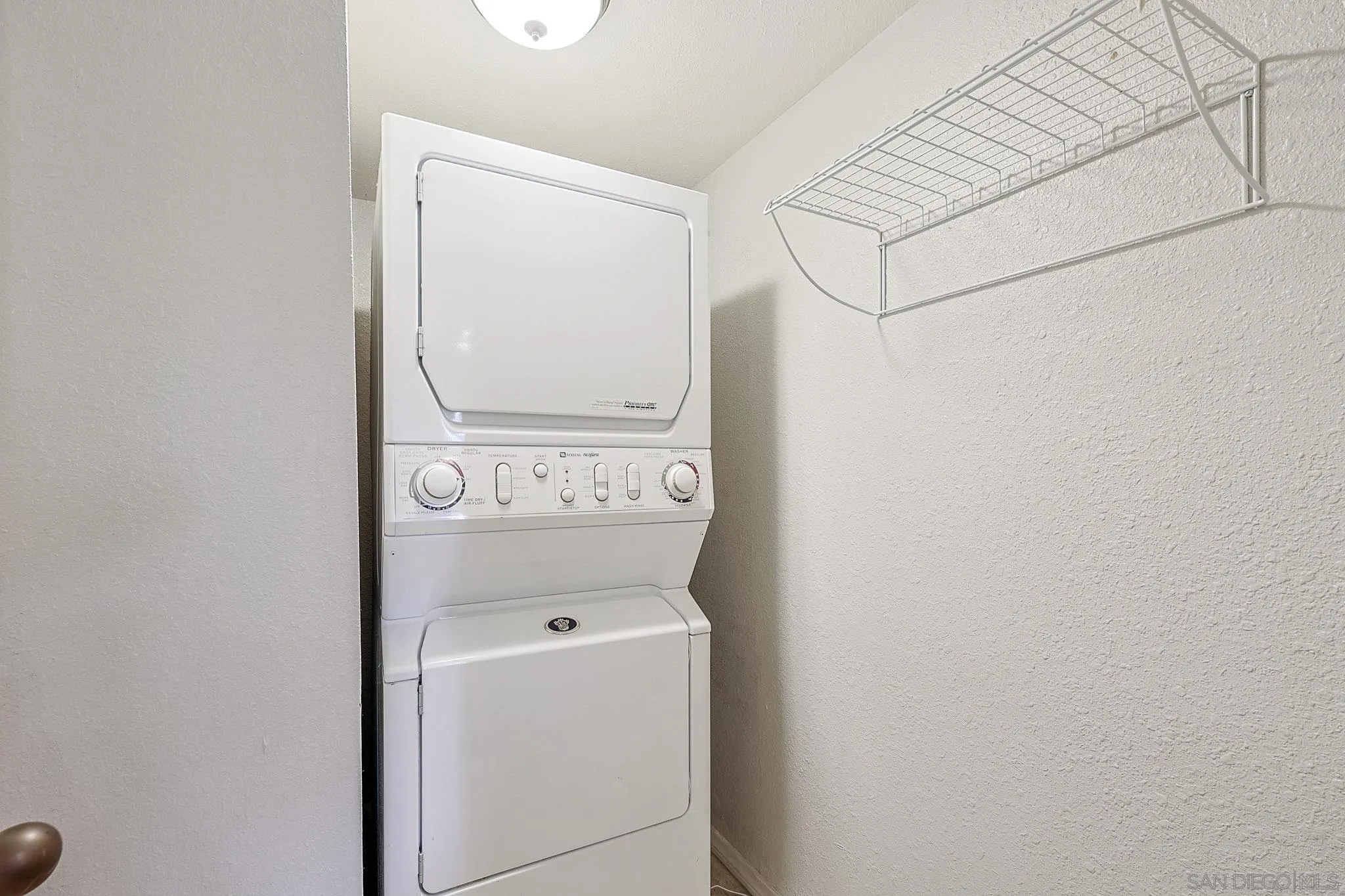 https://cdn.realtyfeed.com/cdn/127/260005016/268412a37169d2cde11accf8a38b6a56.webp