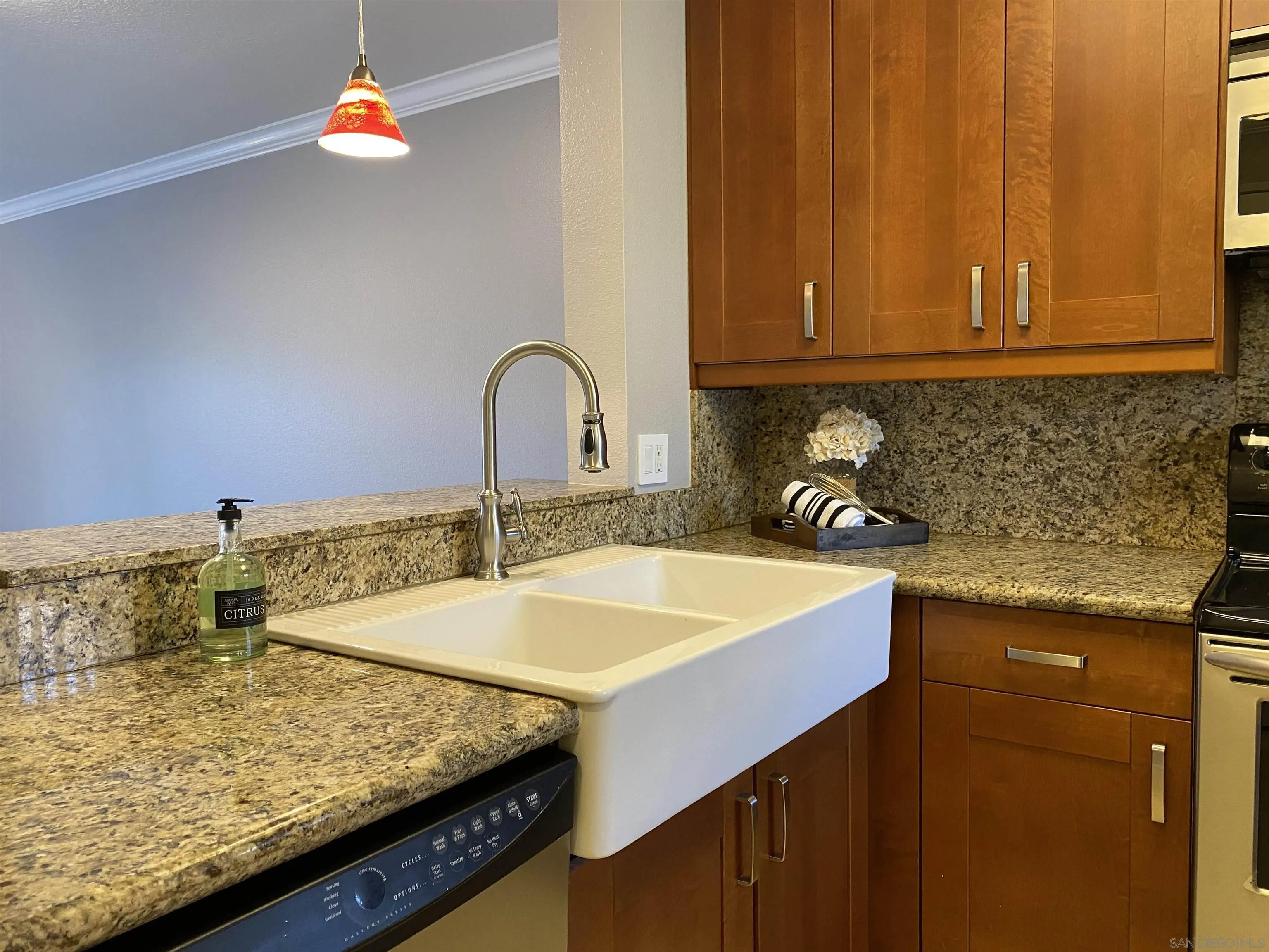 Photo #8: 260005019 Listing: Photo #8