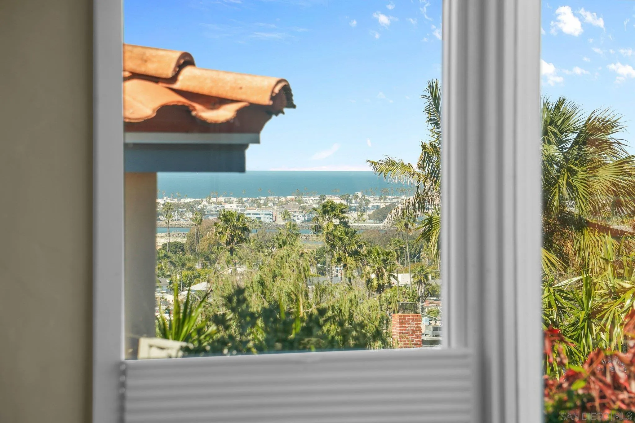 https://cdn.realtyfeed.com/cdn/127/260005023/6670341a5ee59580756743ba47b2d5ab.webp