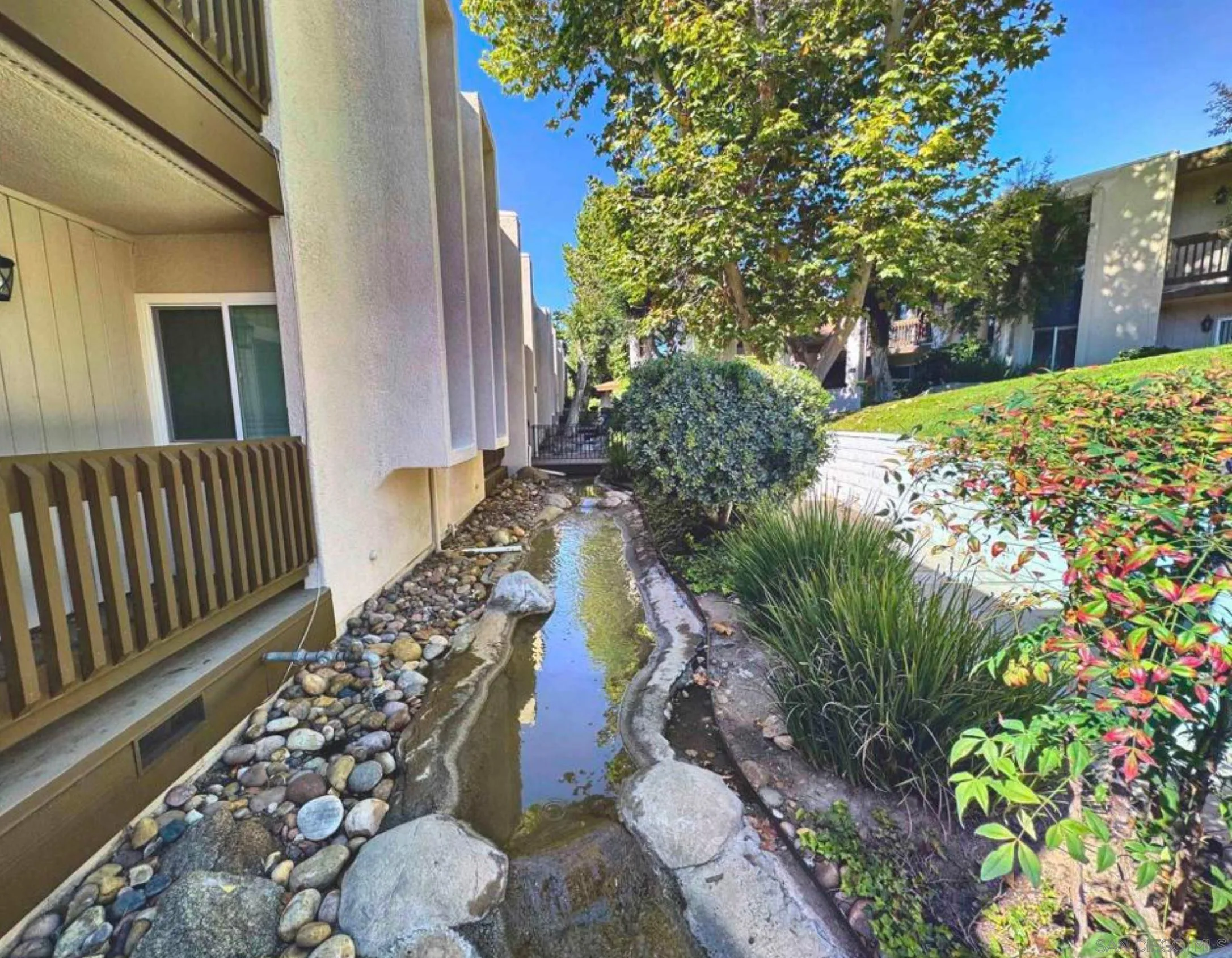 https://cdn.realtyfeed.com/cdn/127/260005027/364aeca717d715d1ef924834bbe07d8c.webp