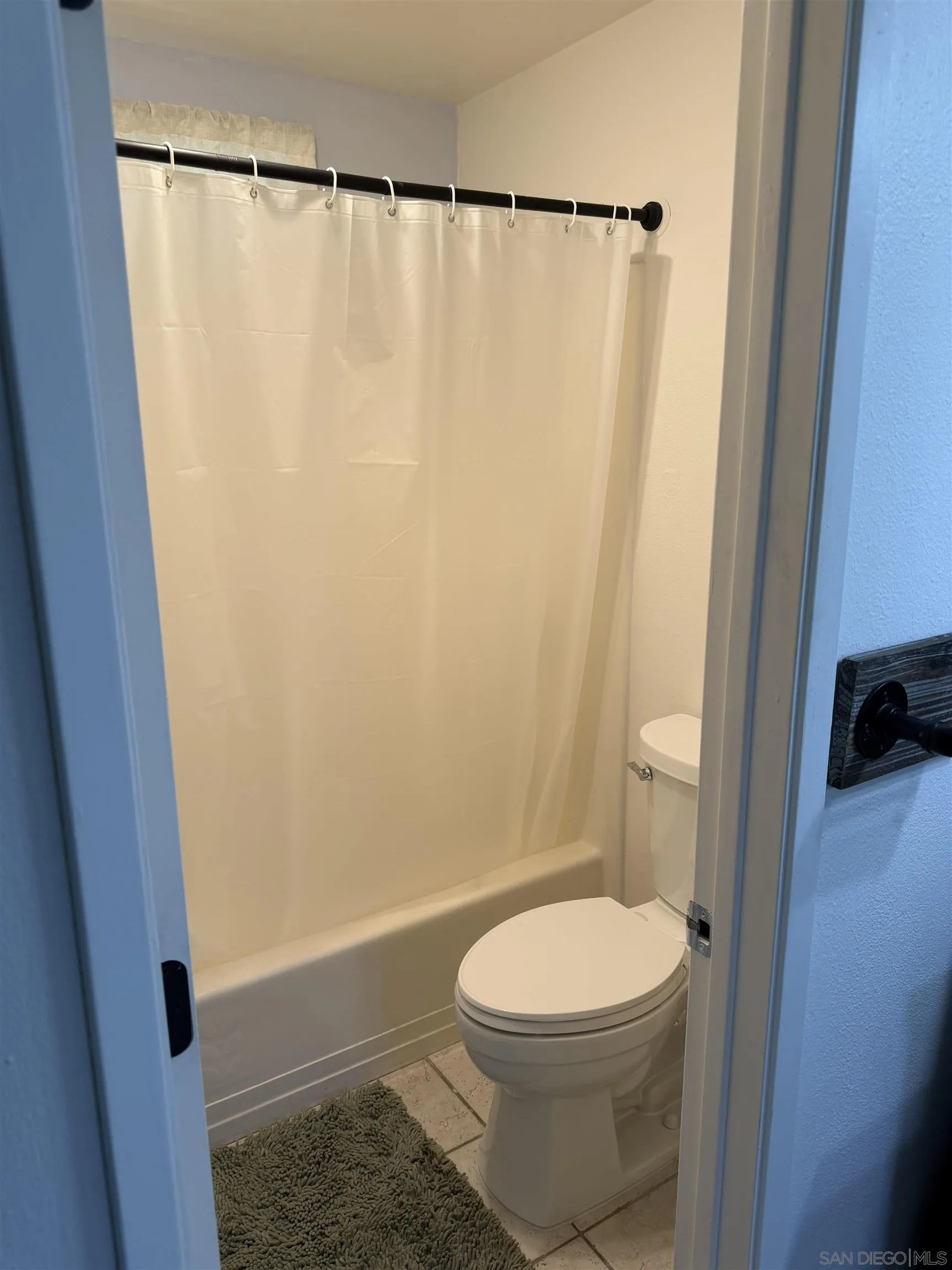 https://cdn.realtyfeed.com/cdn/127/260005027/b9540aa0712fe266f642fb47c55a288e.webp