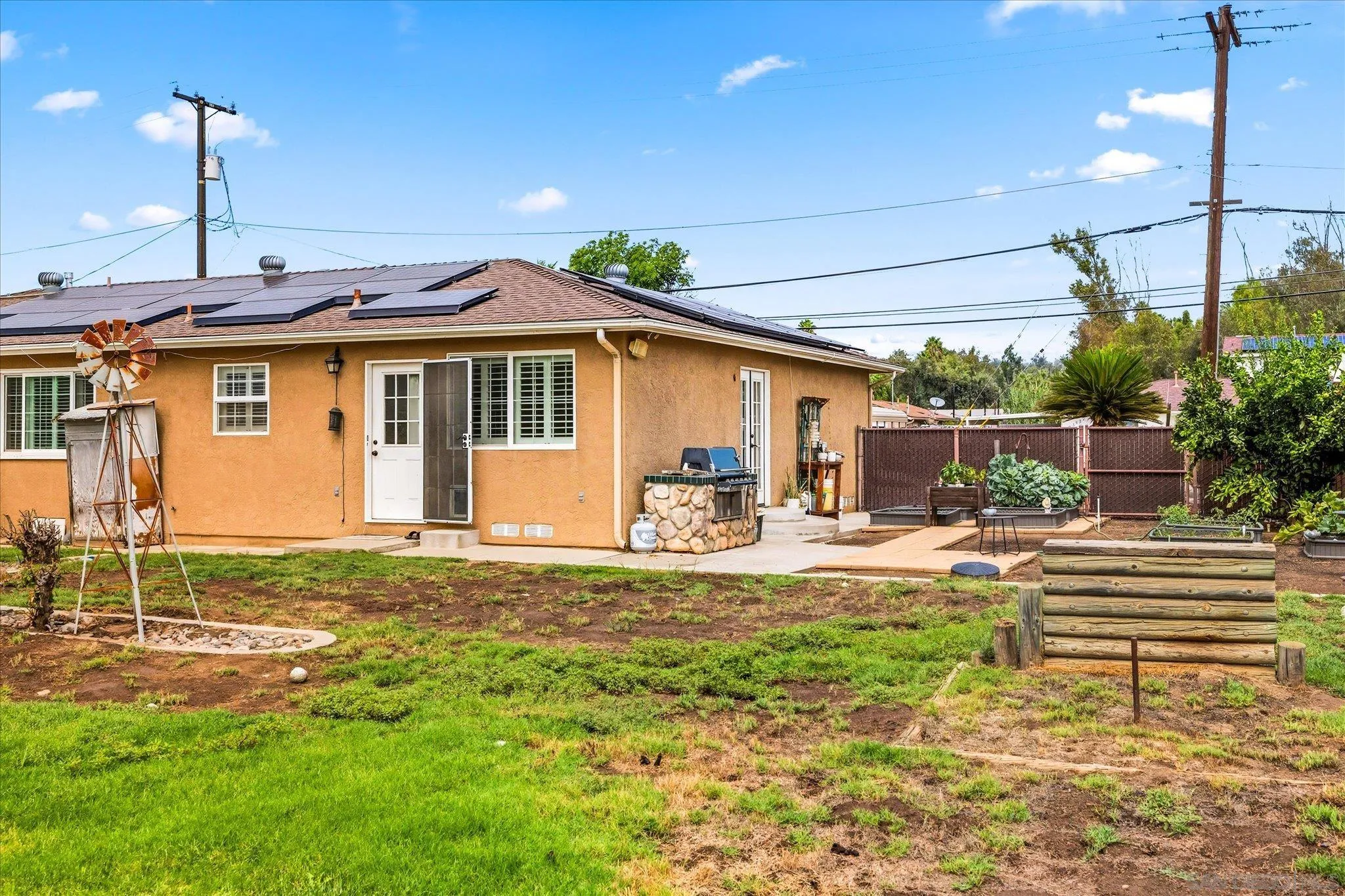 https://cdn.realtyfeed.com/cdn/127/260005031/11b3ea9177901b440aed897310f33fd1.webp