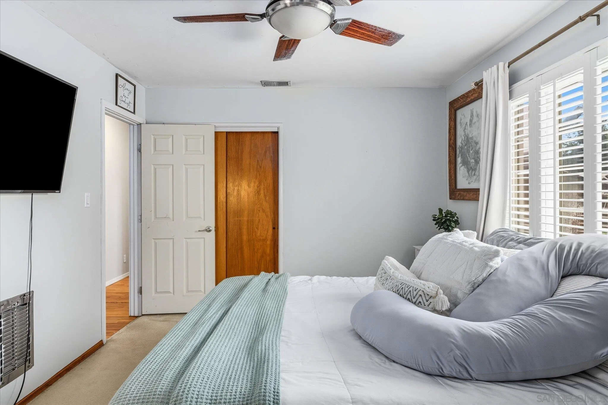 https://cdn.realtyfeed.com/cdn/127/260005031/35be1044c514c59947aee5bd3d38713b.webp