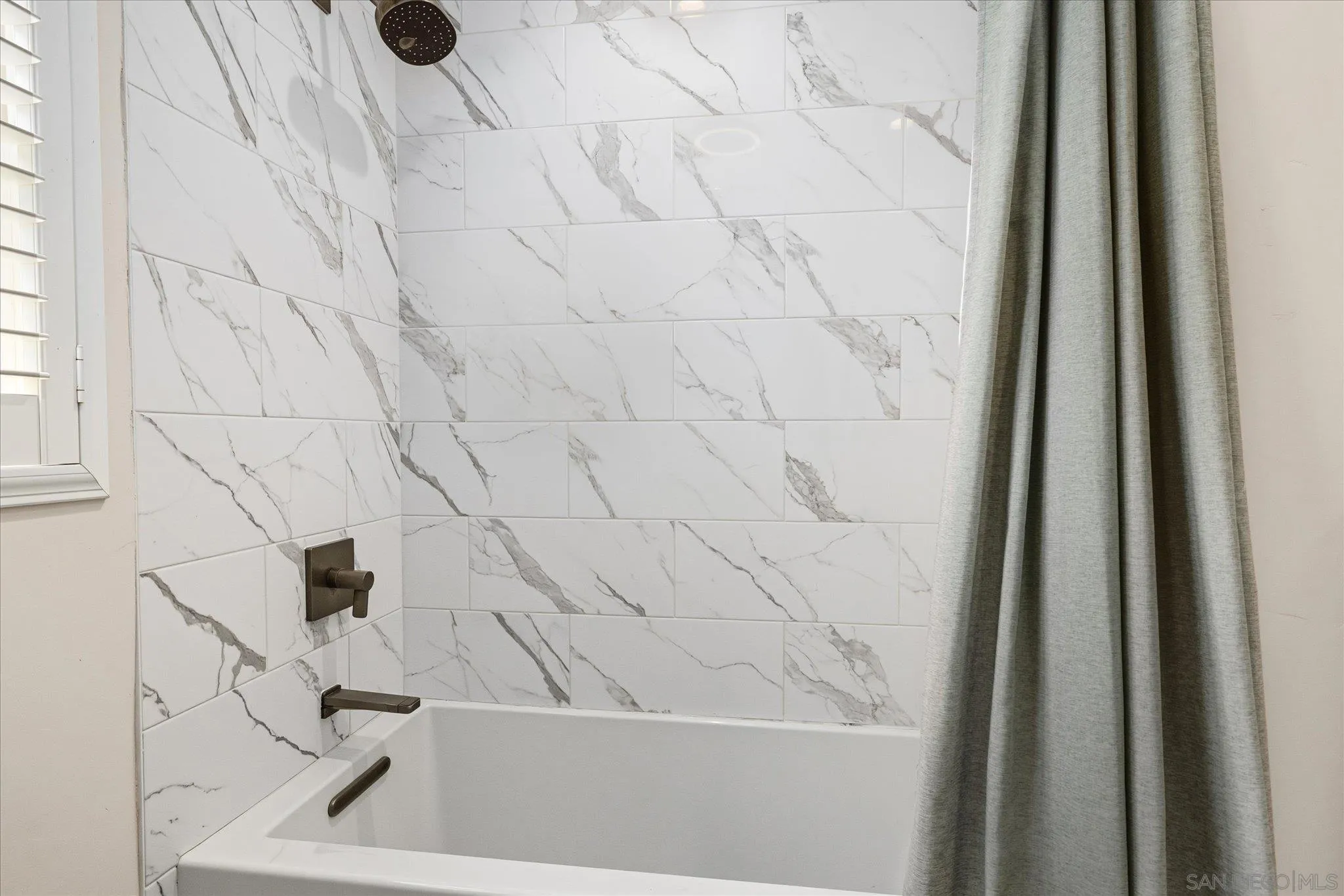 https://cdn.realtyfeed.com/cdn/127/260005031/3715faf3b4c6dc3217985fa0737d3bb6.webp