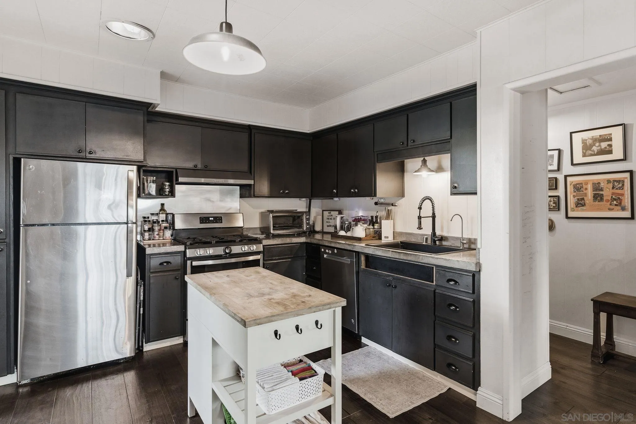 https://cdn.realtyfeed.com/cdn/127/260005032/5746a5206d9a5208449cbd36bbeaf291.webp