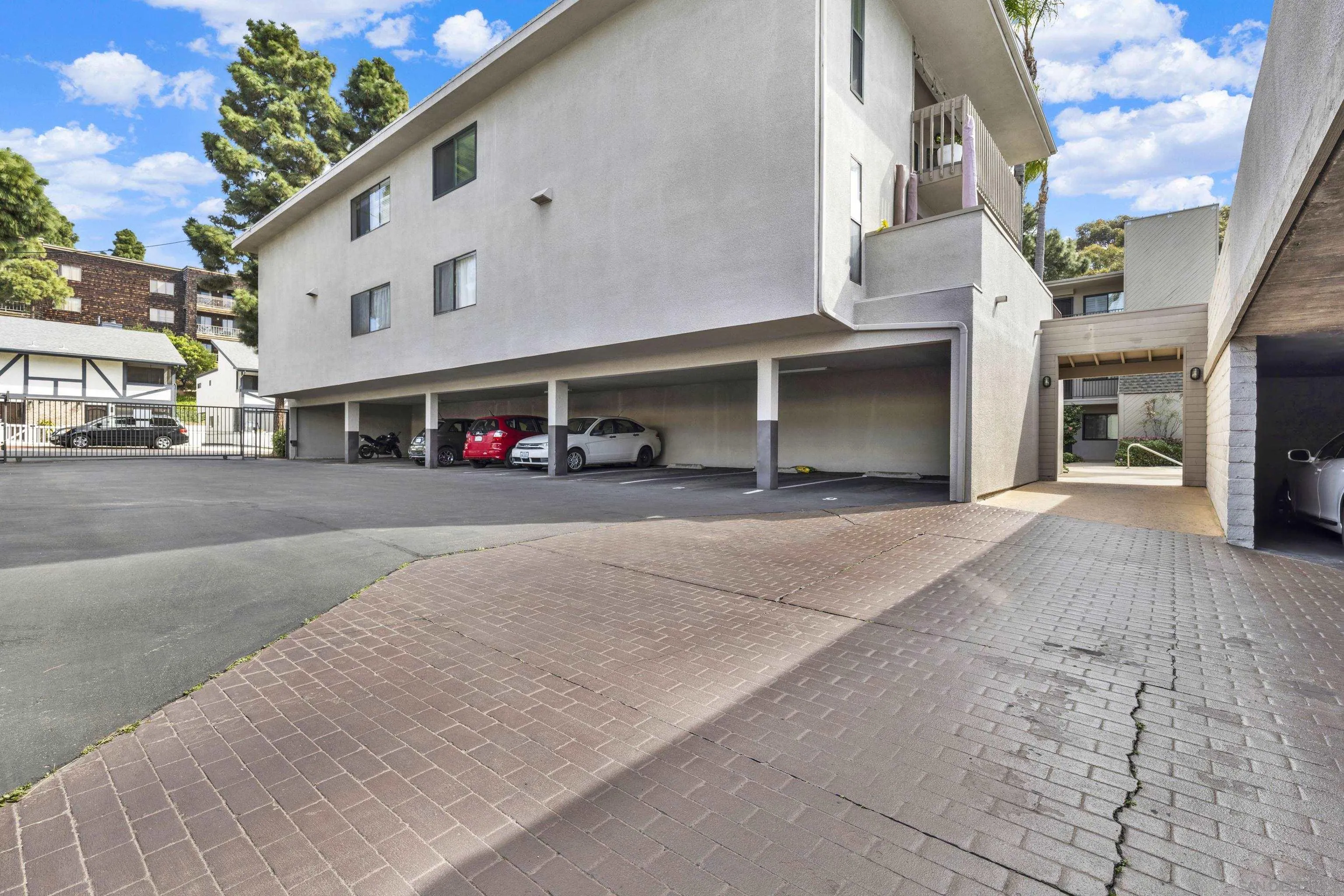 https://cdn.realtyfeed.com/cdn/127/260005039/9a064c566aaacc7225a766eb70443953.webp