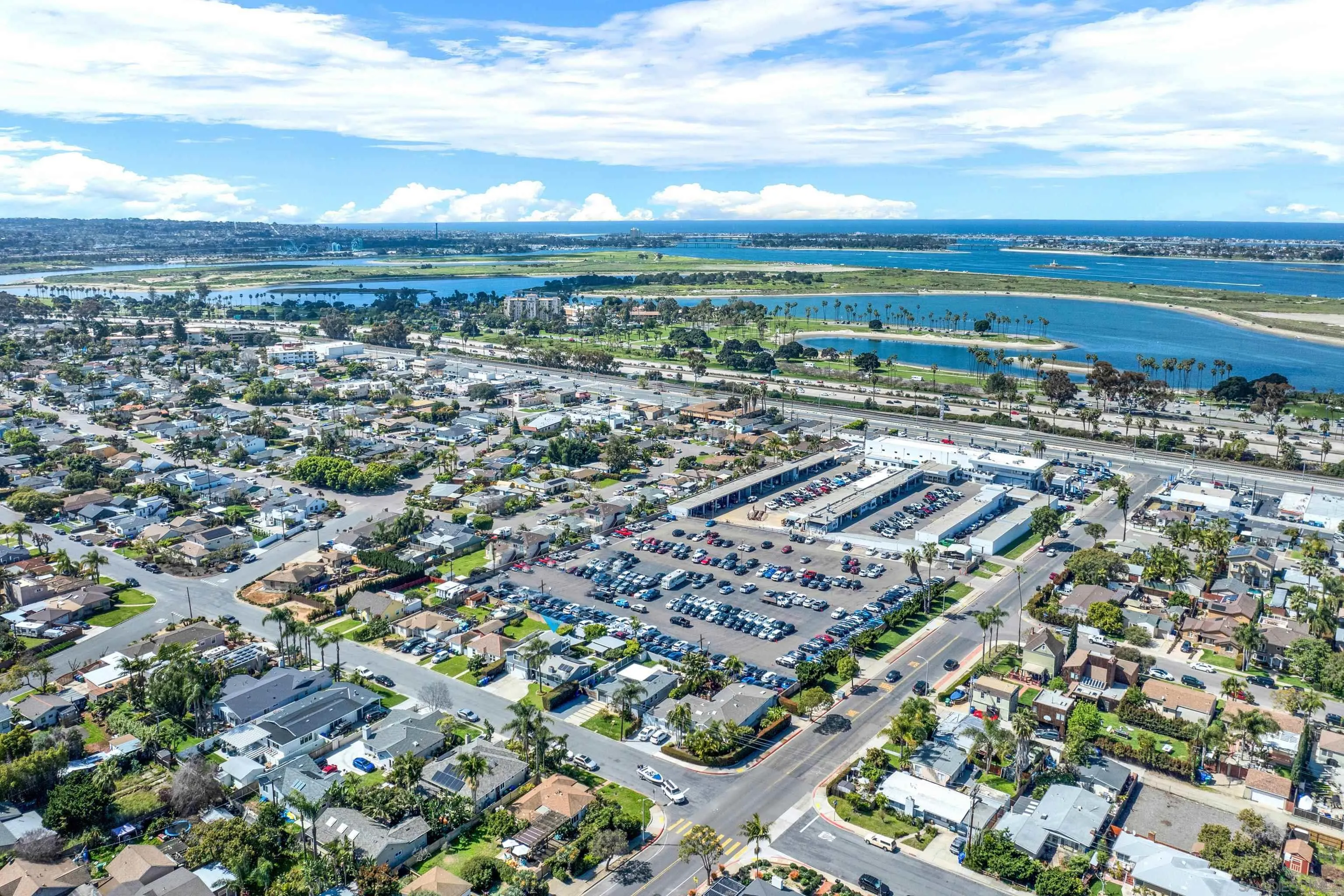 https://cdn.realtyfeed.com/cdn/127/260005039/a6d0d84251e9997f91051b2027b71867.webp