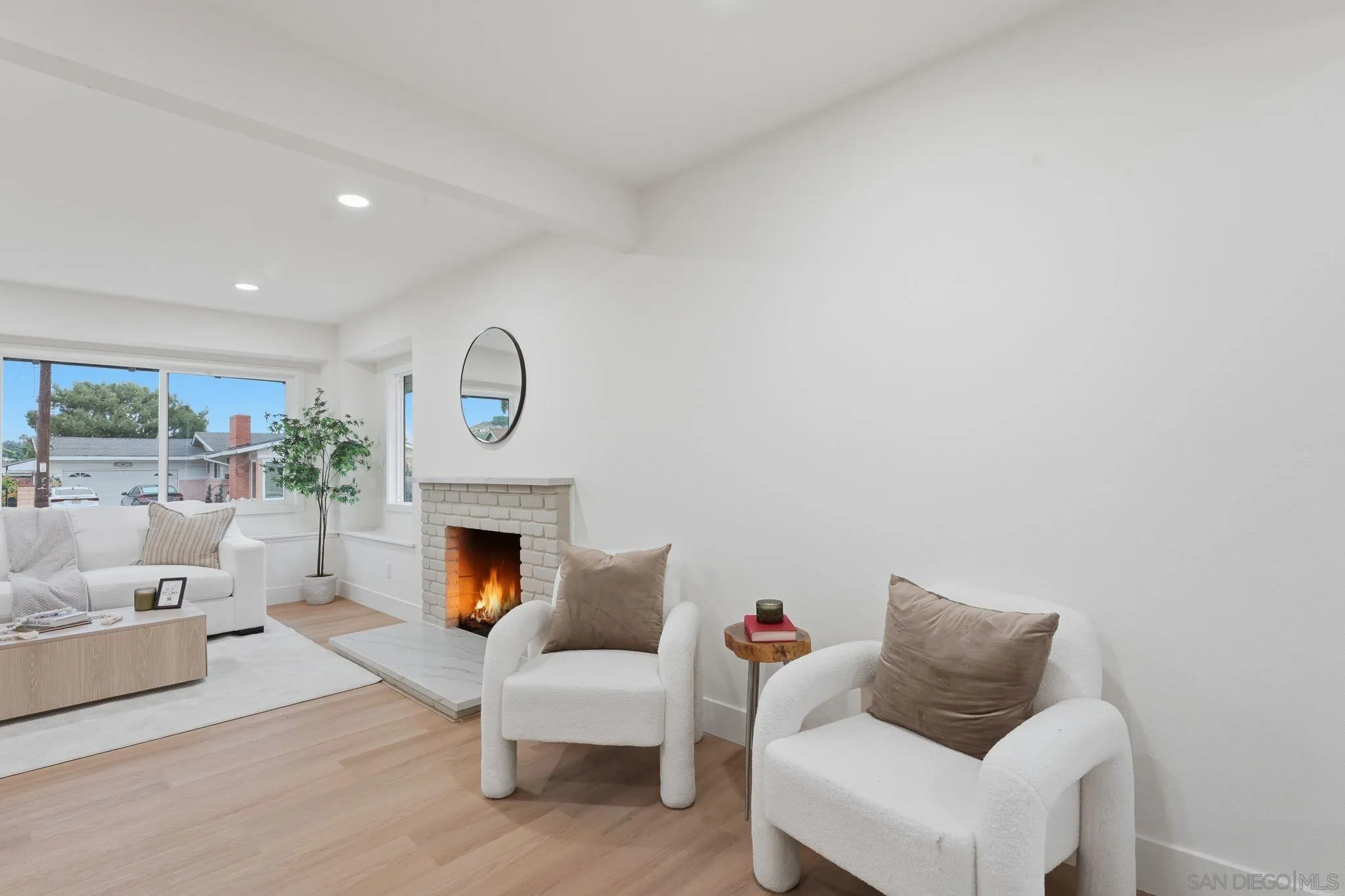 https://cdn.realtyfeed.com/cdn/127/260005041/0613e0306a26195a616b412eef01dea2.webp