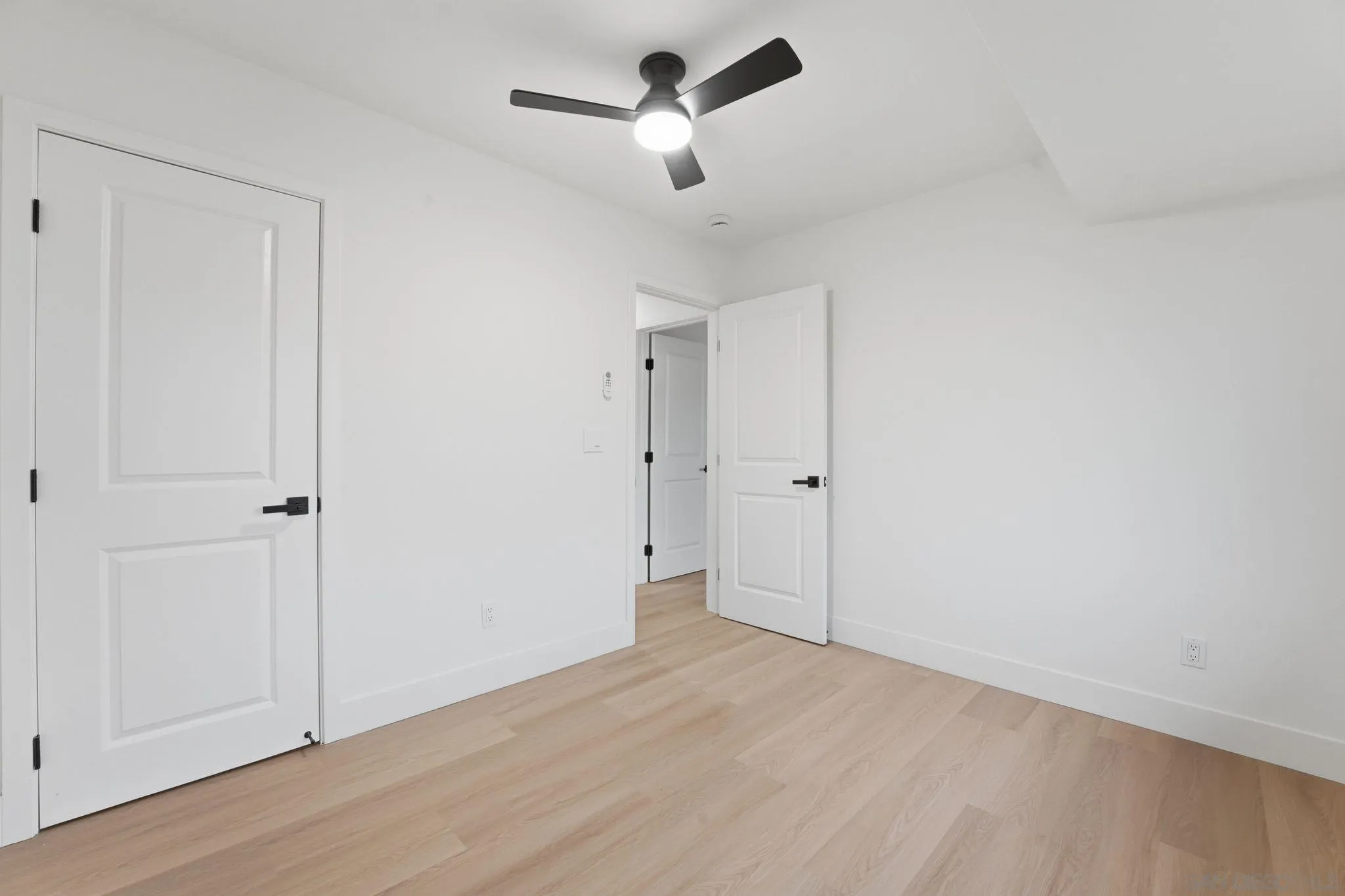 https://cdn.realtyfeed.com/cdn/127/260005041/8fbb32b3d0b5d6e96a04d6c0ed03af32.webp