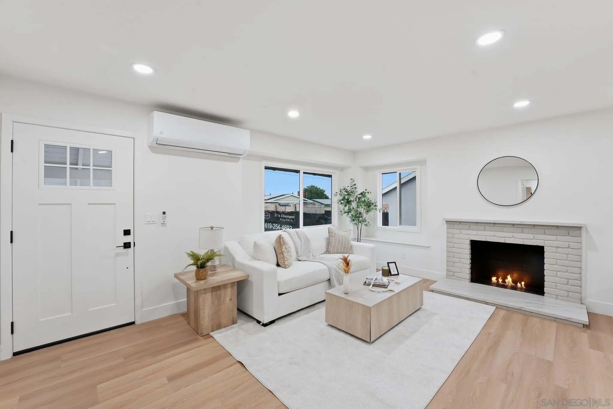 https://cdn.realtyfeed.com/cdn/127/260005041/d16afbb8989598fb6186950b9eac5de8.webp