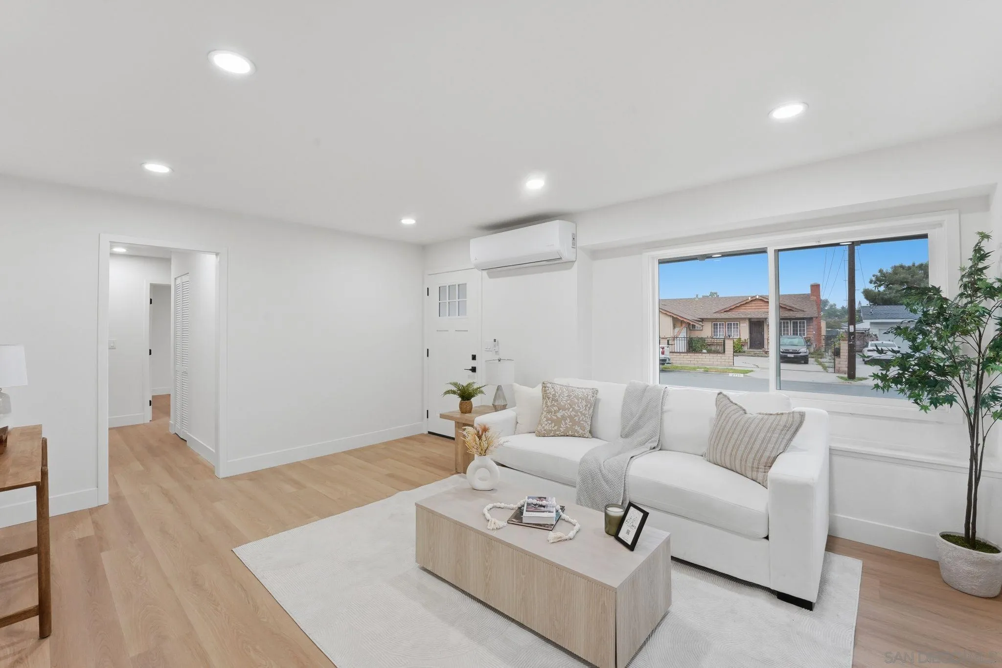 https://cdn.realtyfeed.com/cdn/127/260005041/dff913f24f77fbd240166f38f3b829e8.webp