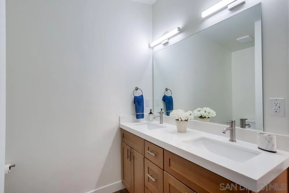 https://cdn.realtyfeed.com/cdn/127/260005048/7ce6d3ea6a056342ffb75d0db8628635.webp